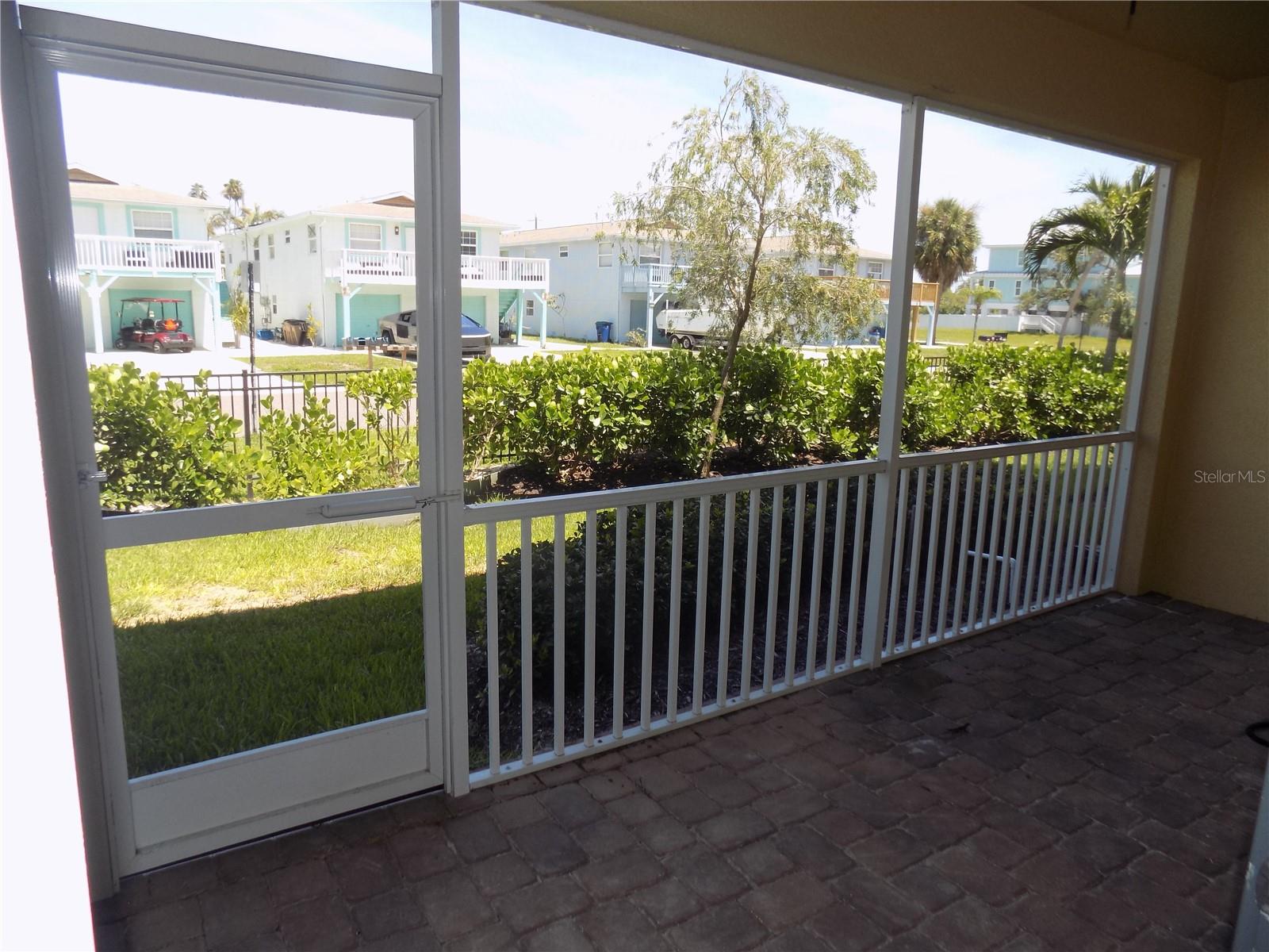 1st level rear screeend porch