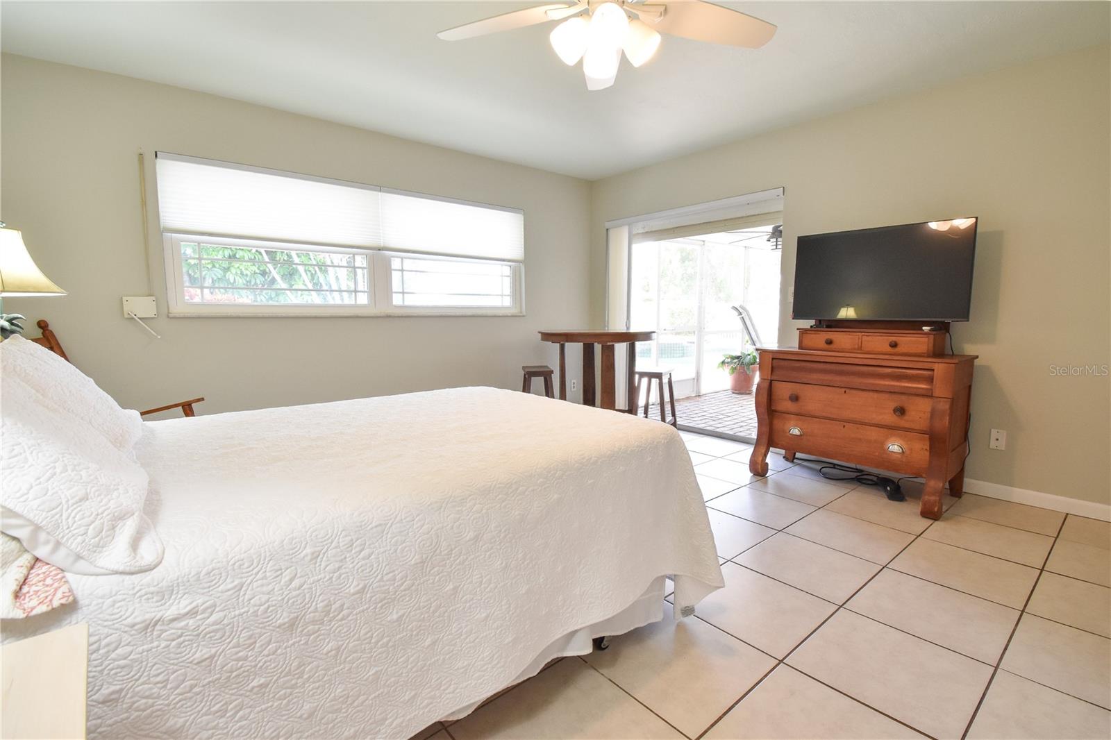Guest bedroom