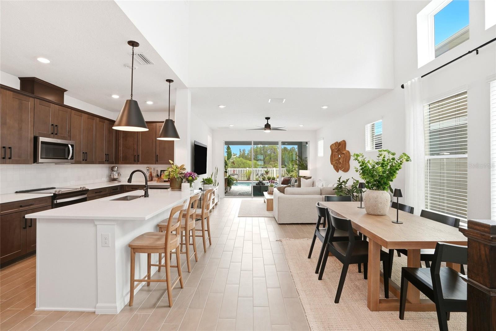 Open, Flexible Living & Entertaining Space