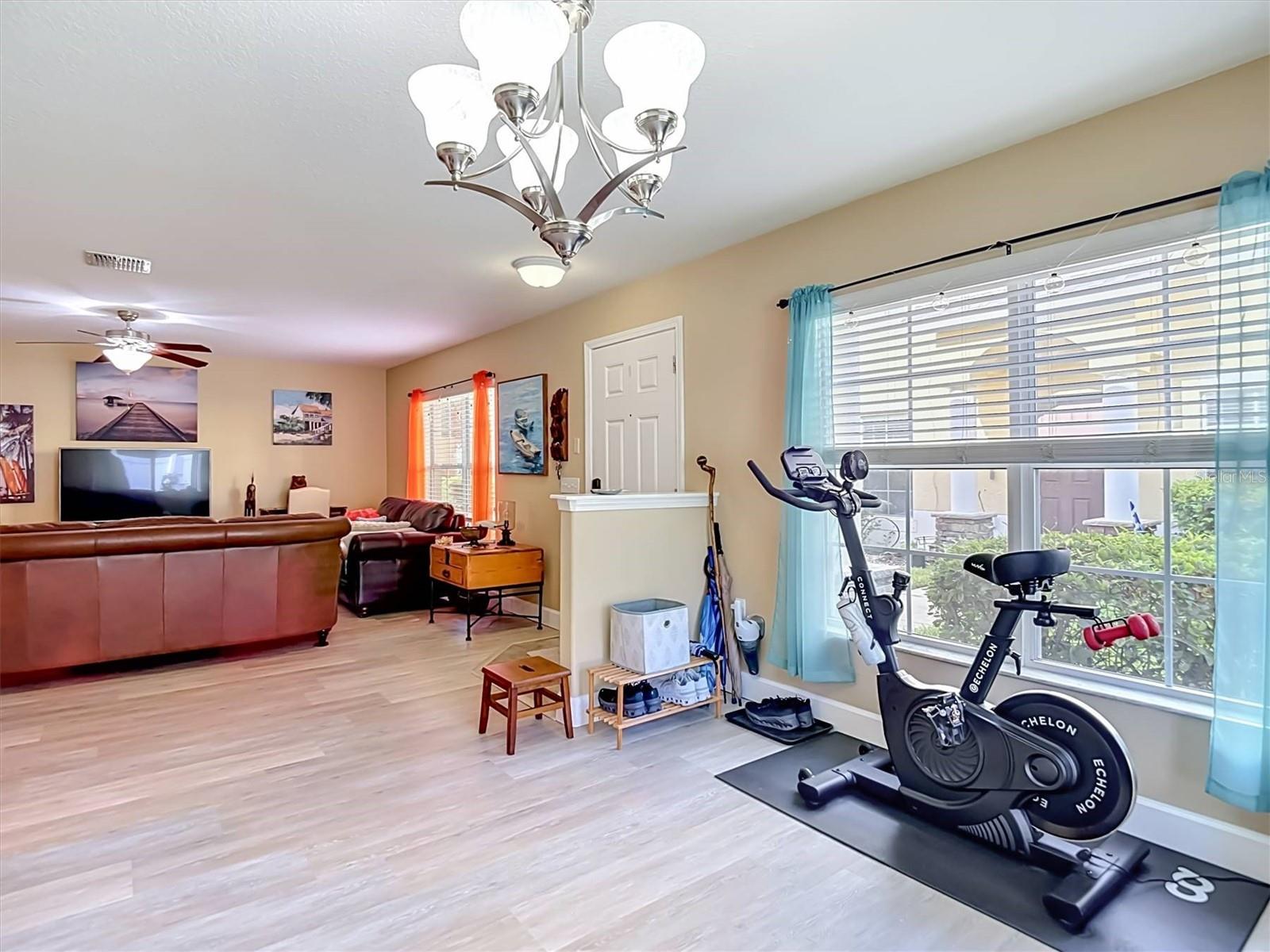 TB8516908