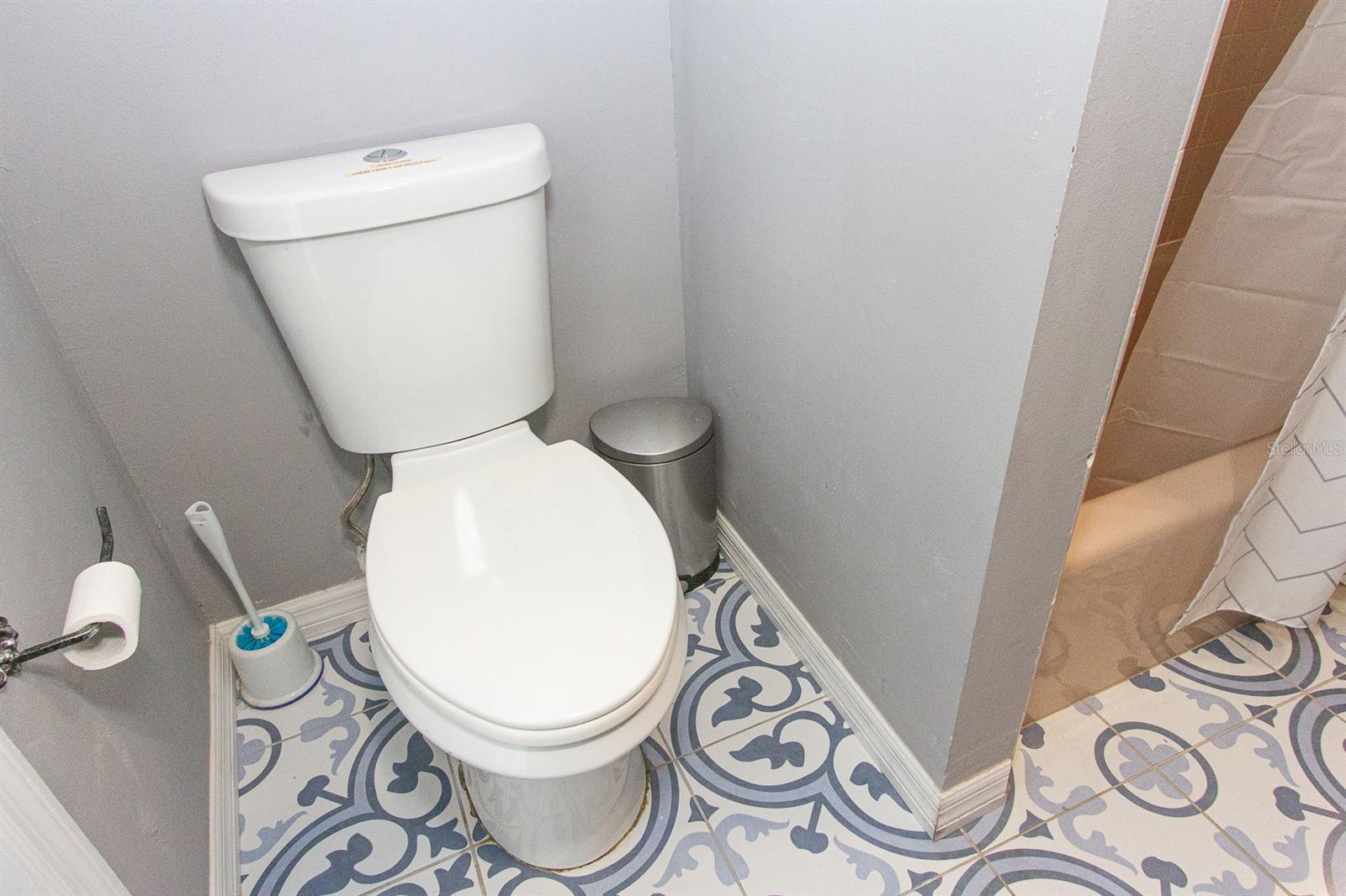 TB8516911
