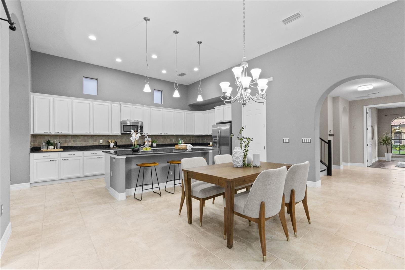 Eat-in Kitchen Space