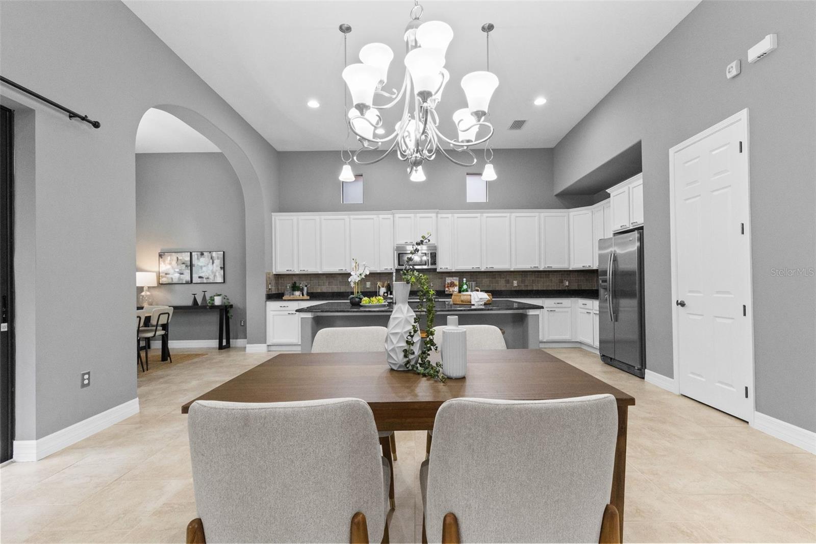 Eat-in Kitchen Space