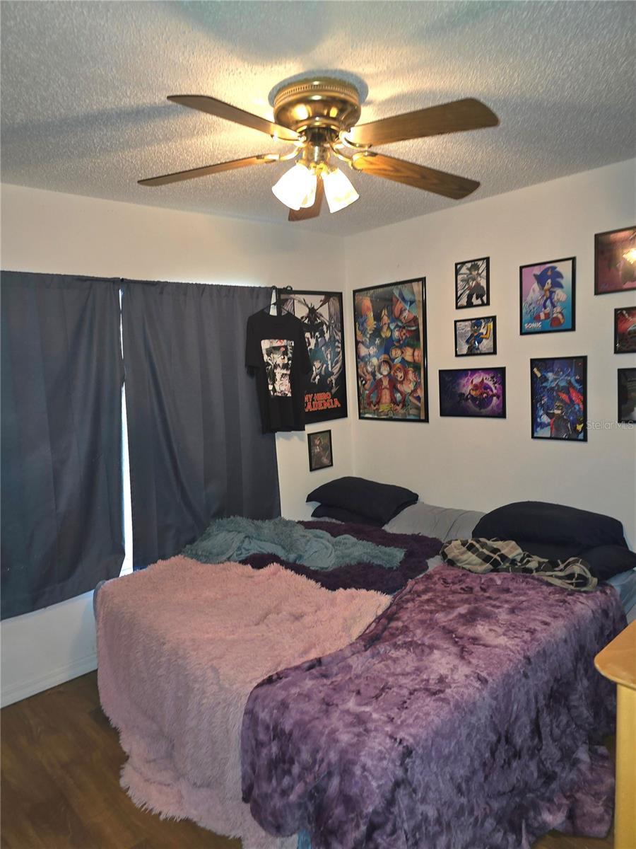 2nd bedroom
