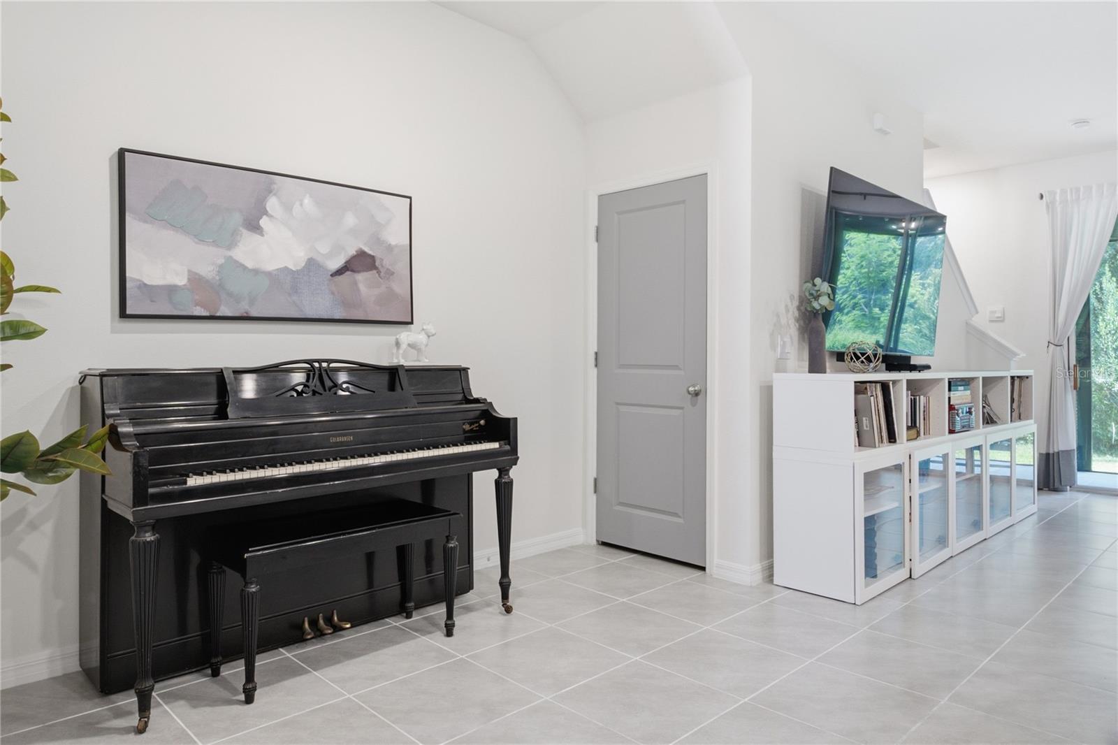 Dining/Flex Space