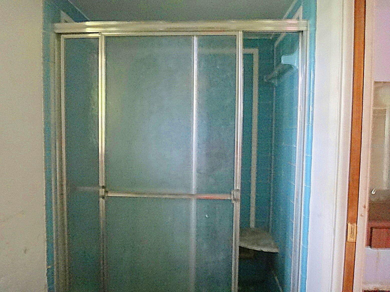 TB8516963