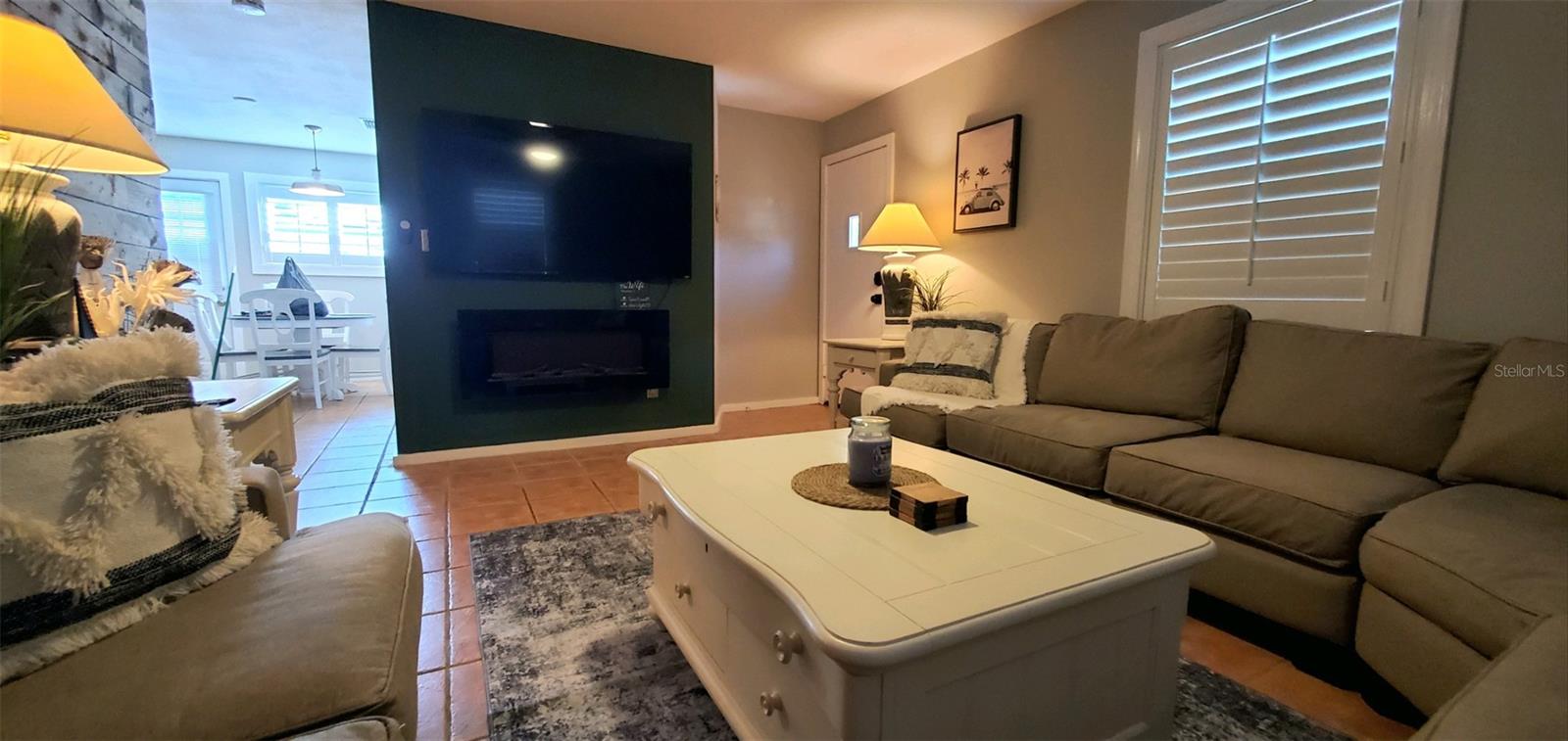 TB8516997
