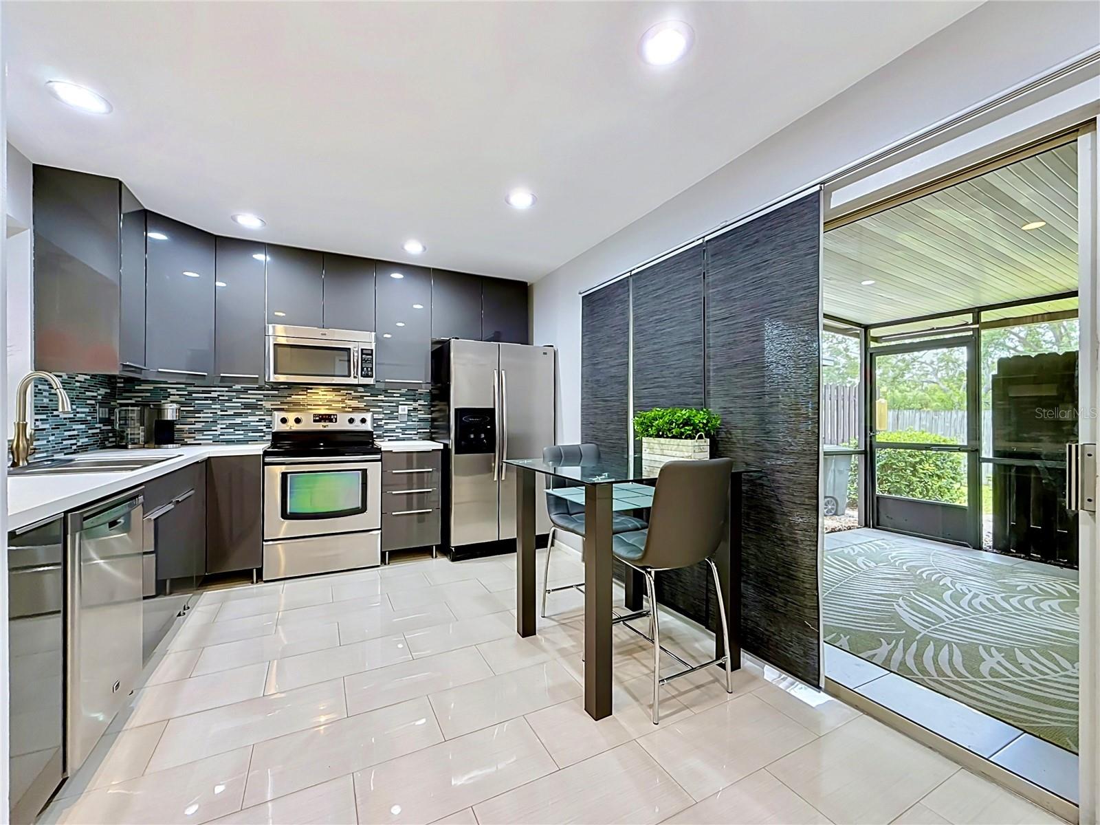 Updated kitchen w/ slider to lanai