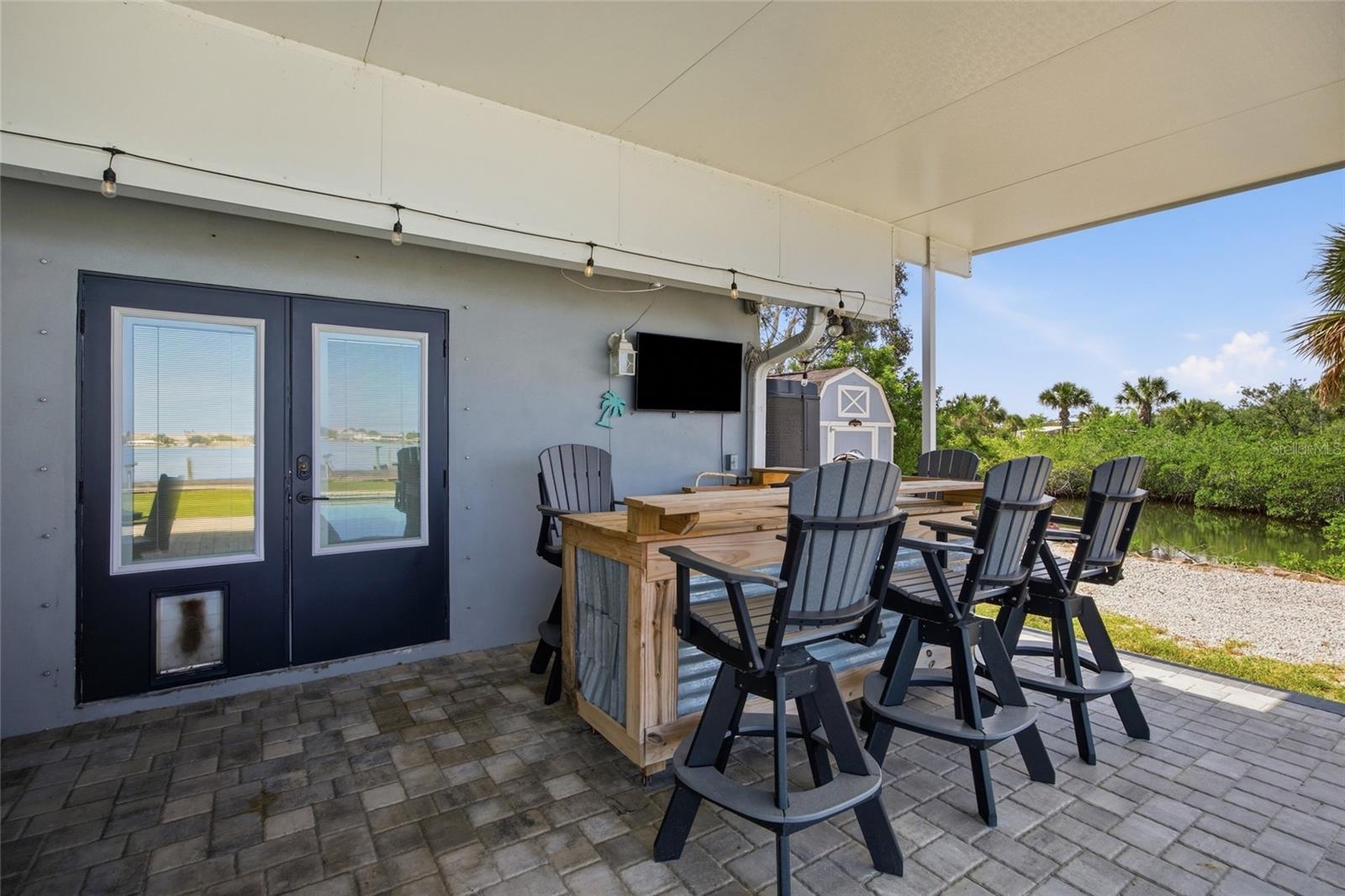 Outdoor bar