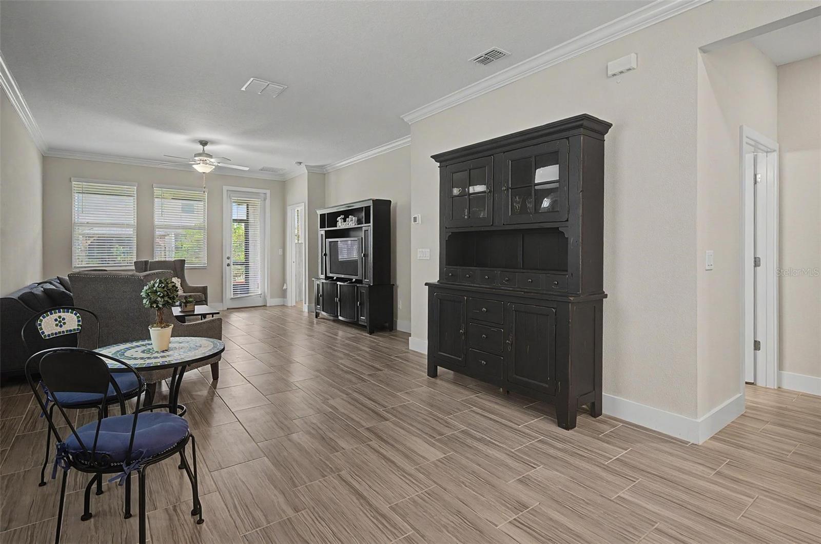 Dining area adjoins kitchen
