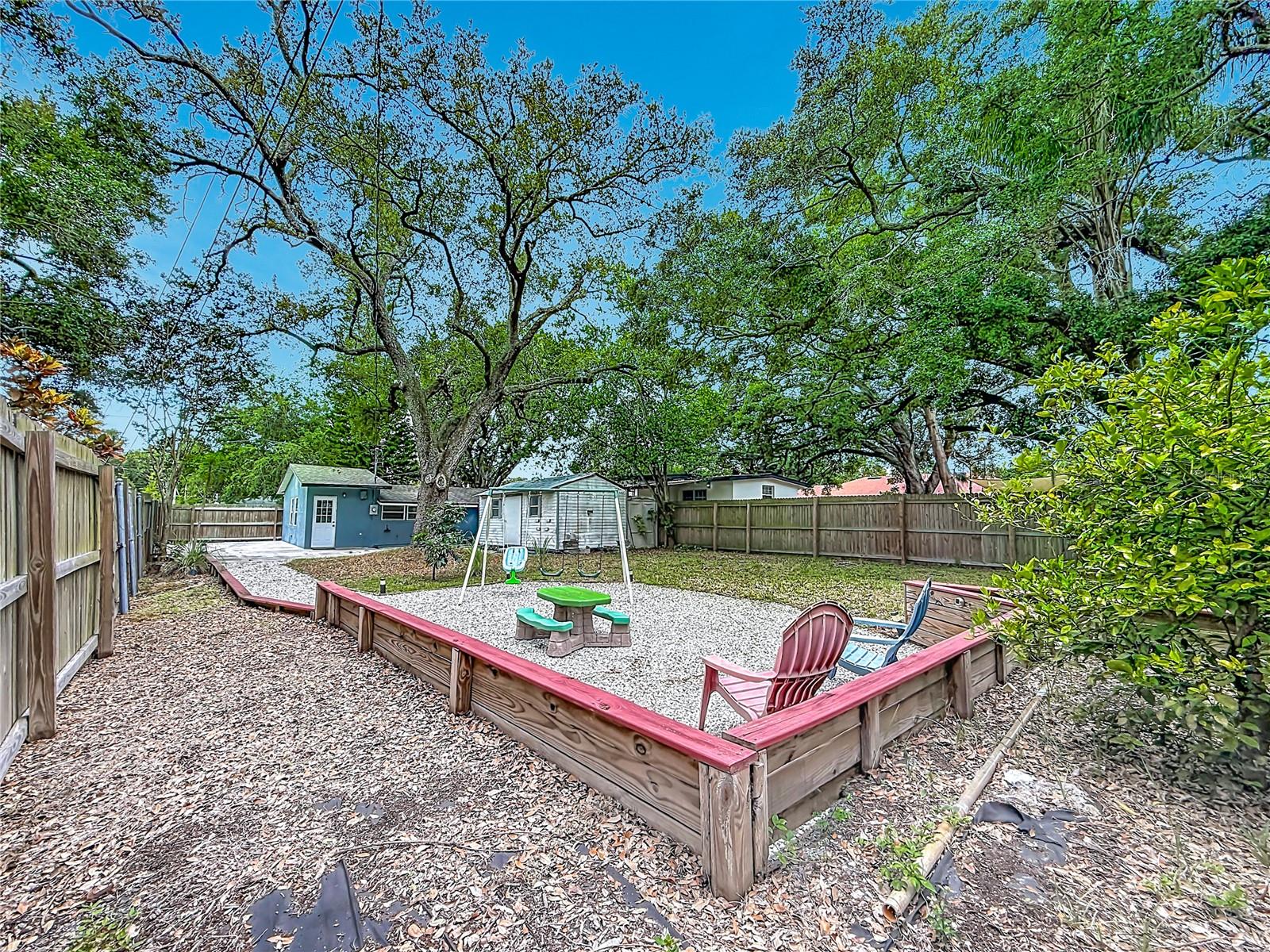 TB8517056