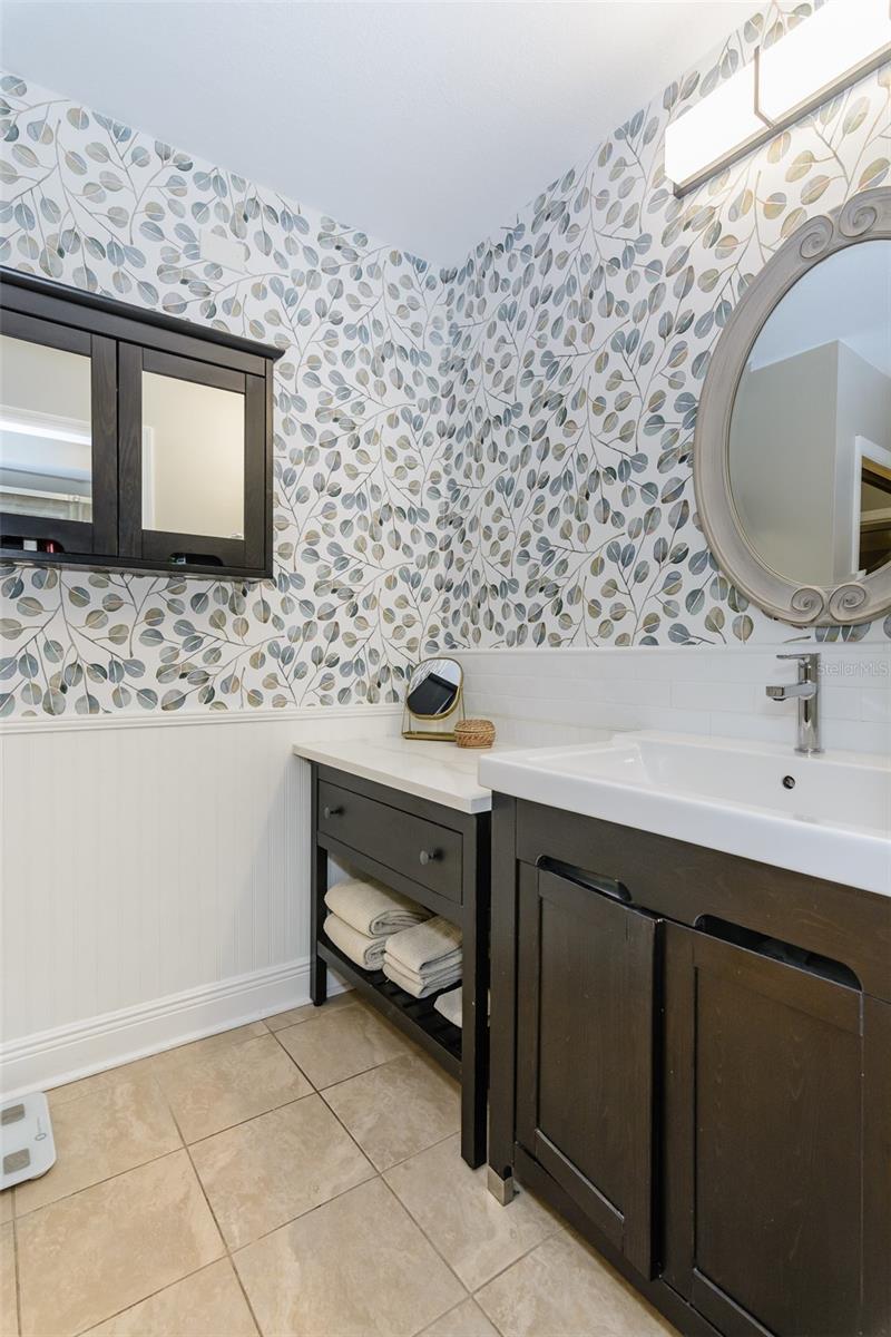 Beautiful updated en-suite bathroom.