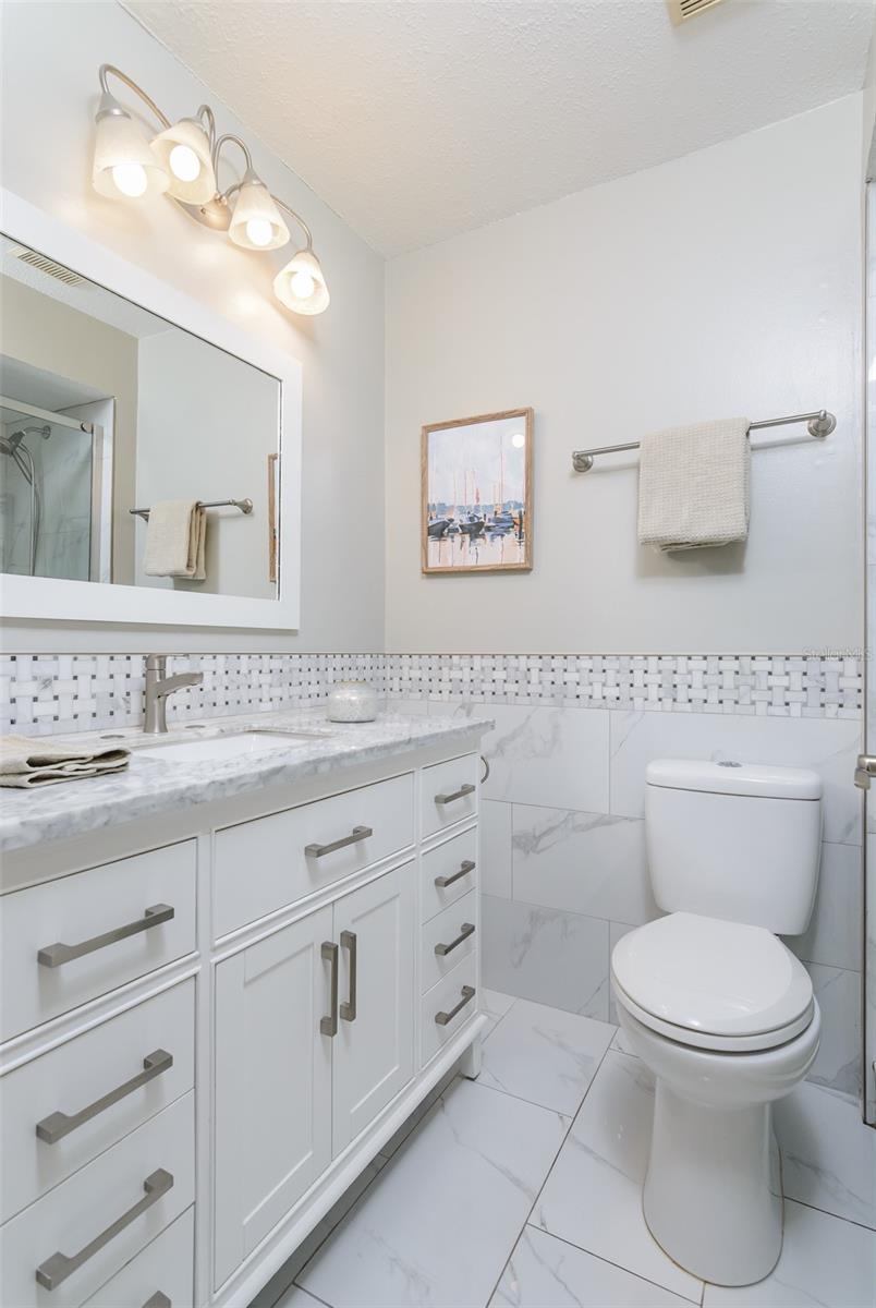 Stunning second bathroom.