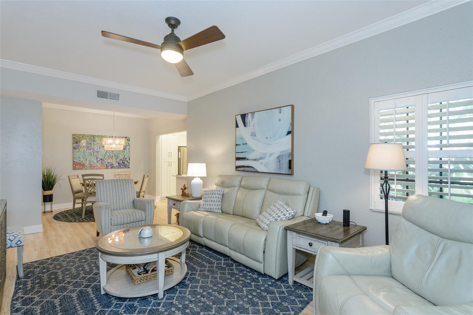 Spacious open floor plan to your dining room.