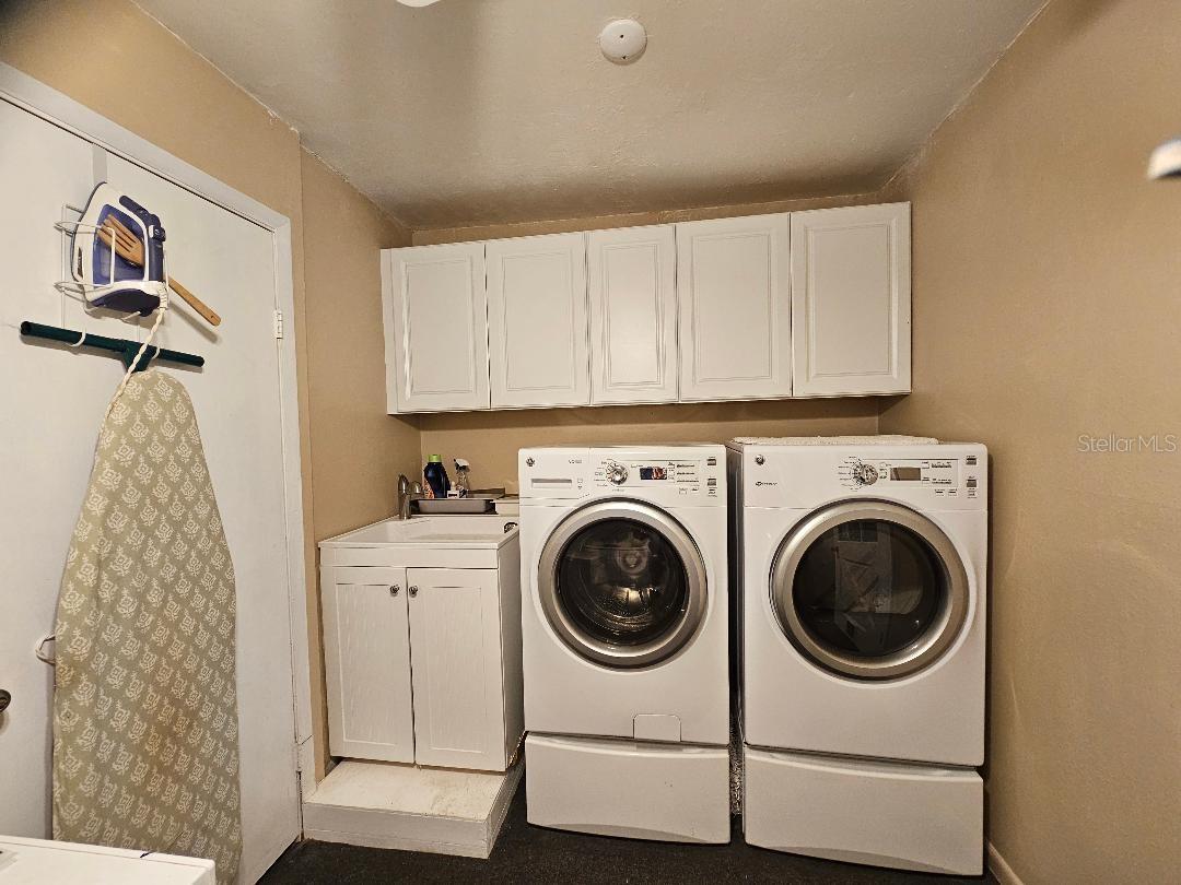 Washer & Dryer