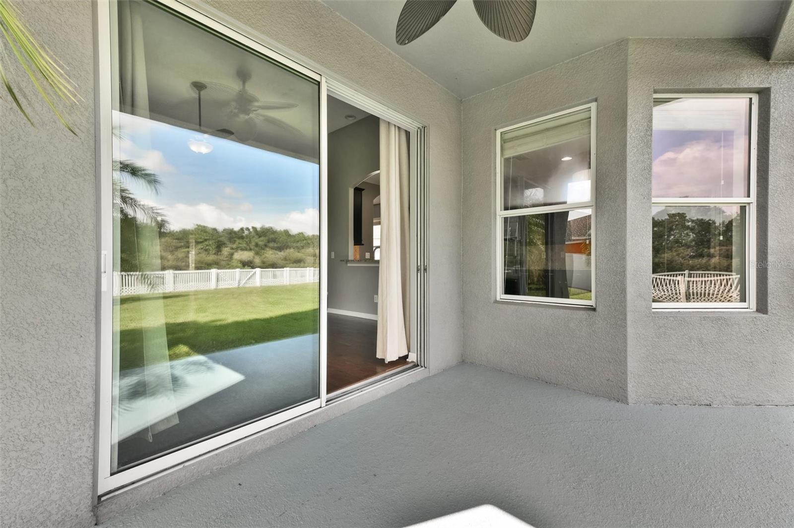 TB8517157