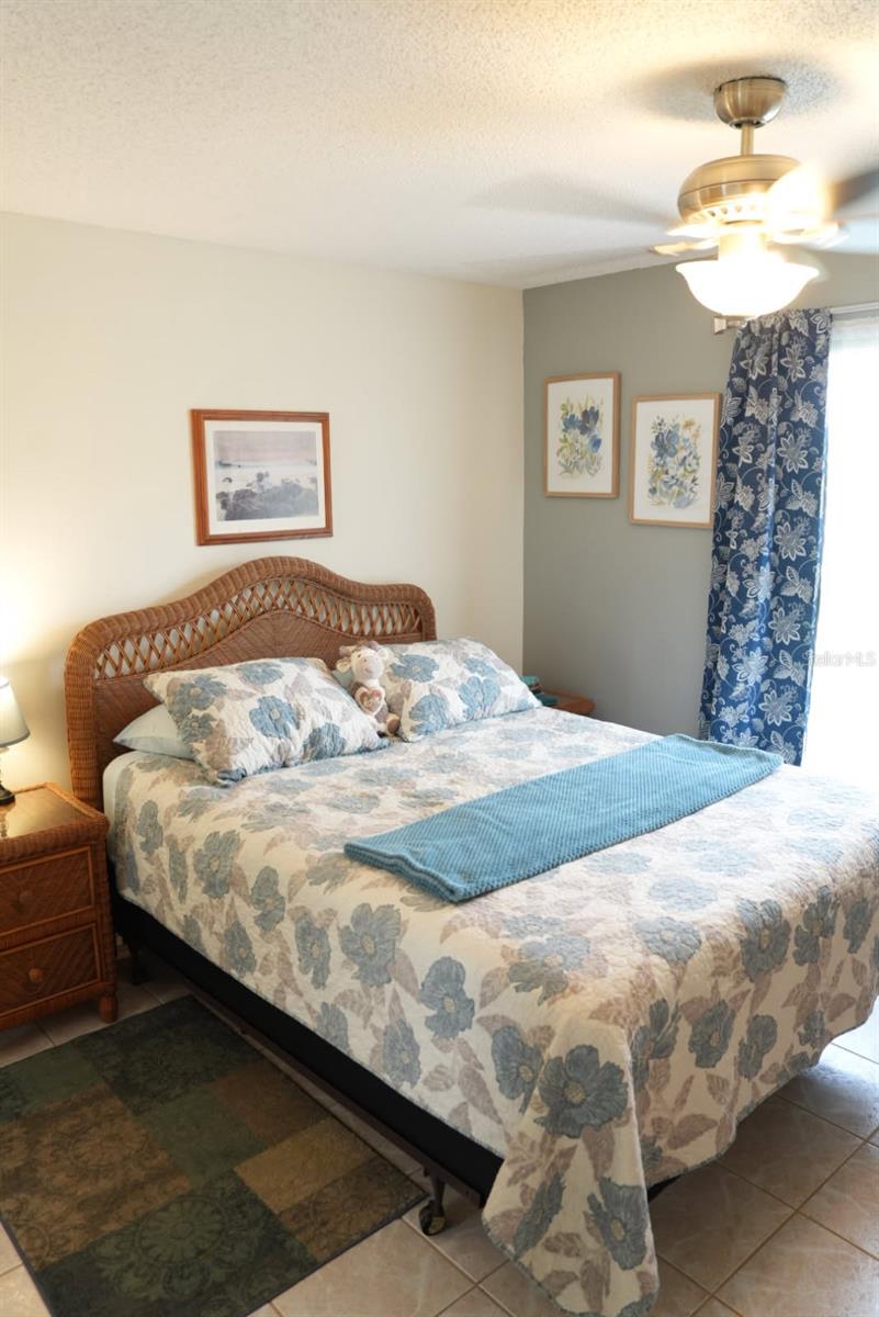 Guest bedroom