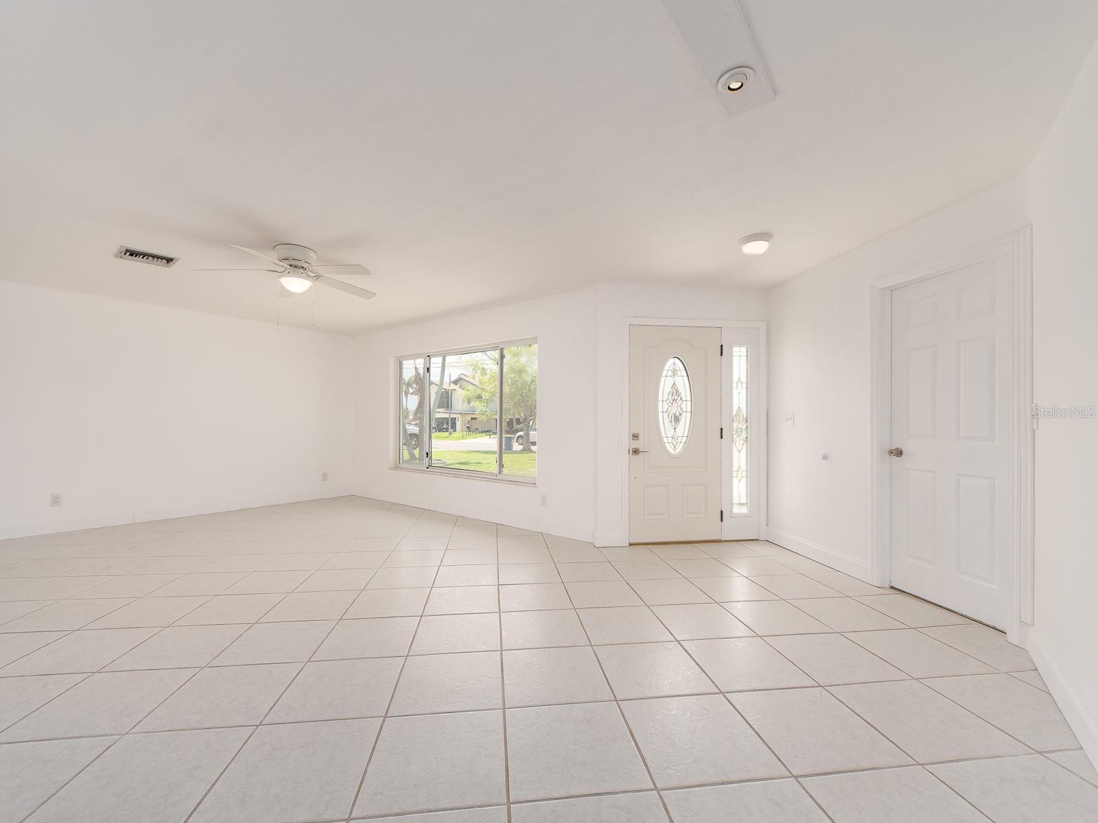 Bright and light entrance to the living area