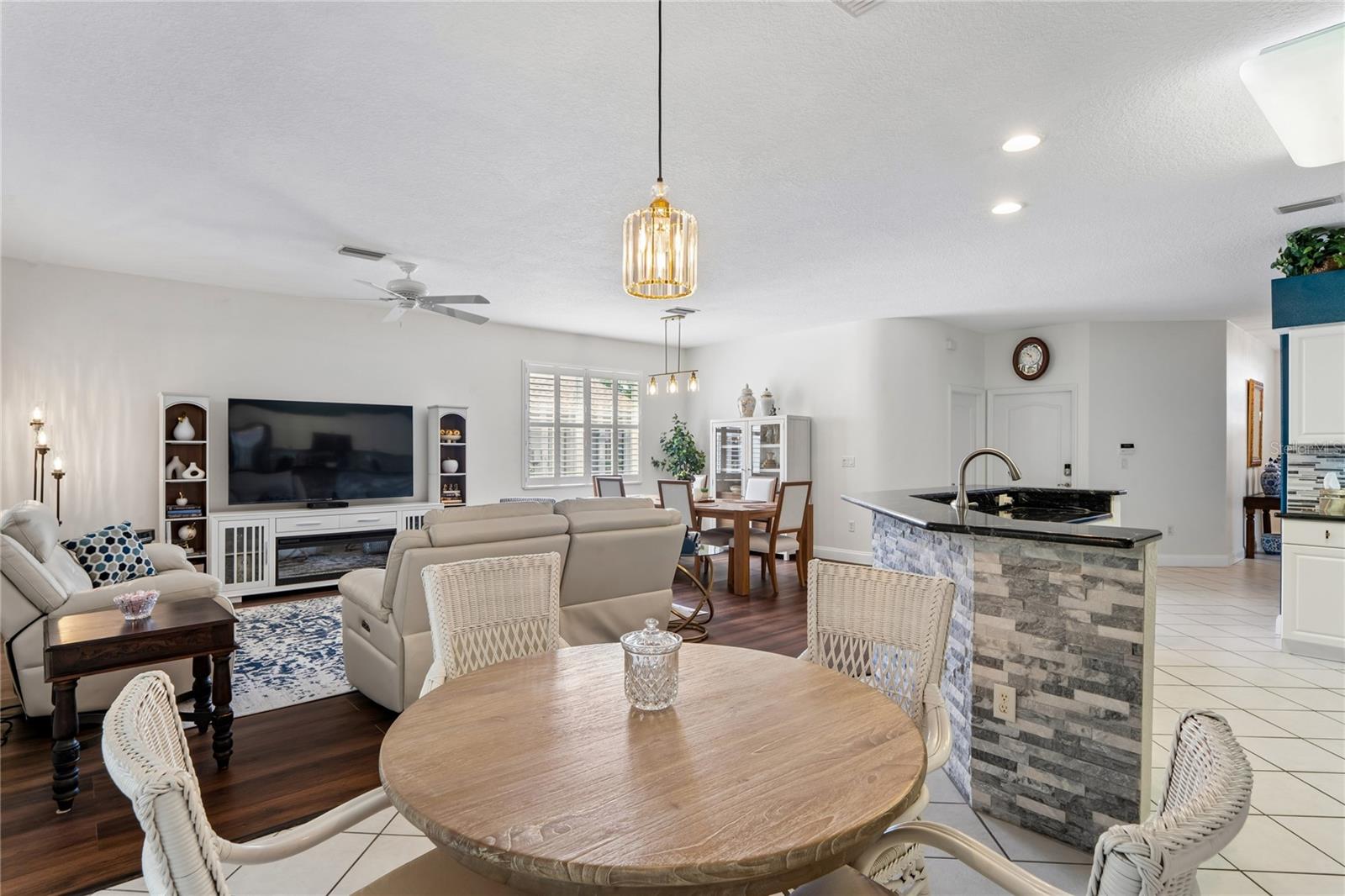 BREAKFAST ROOM IS INCORPORATED INTO THE LIVING AREA