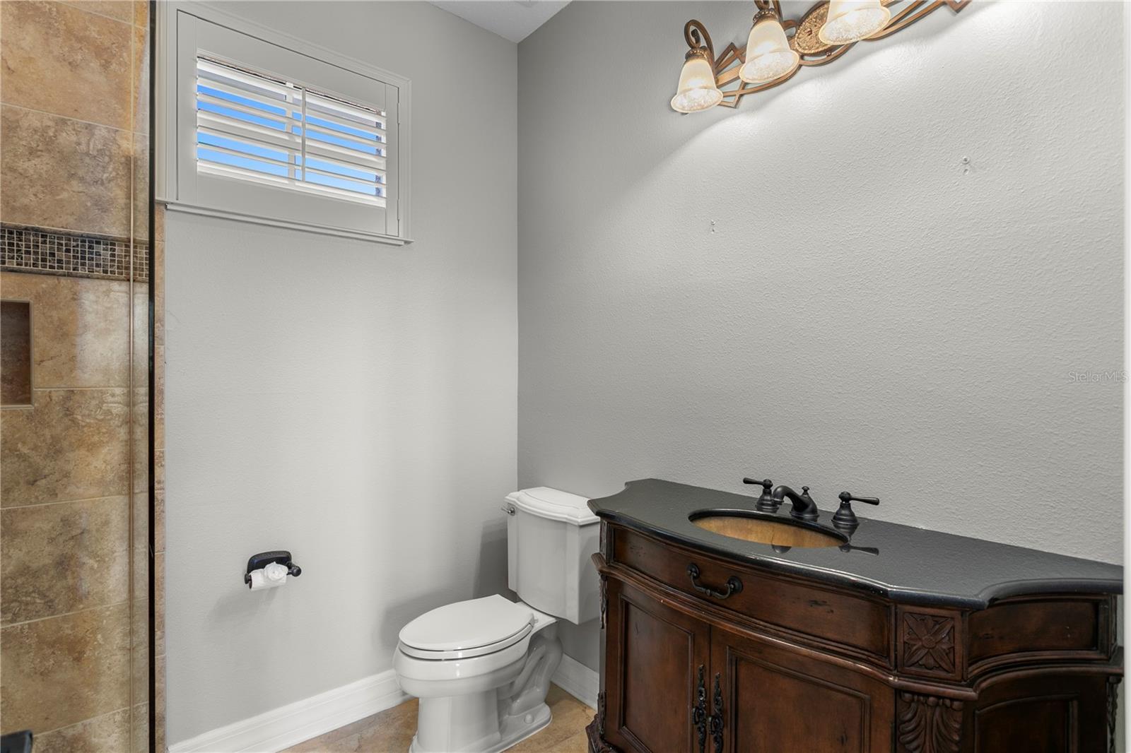 4th bathroom