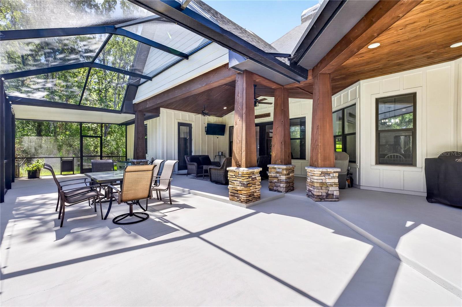 Large Screened Patio