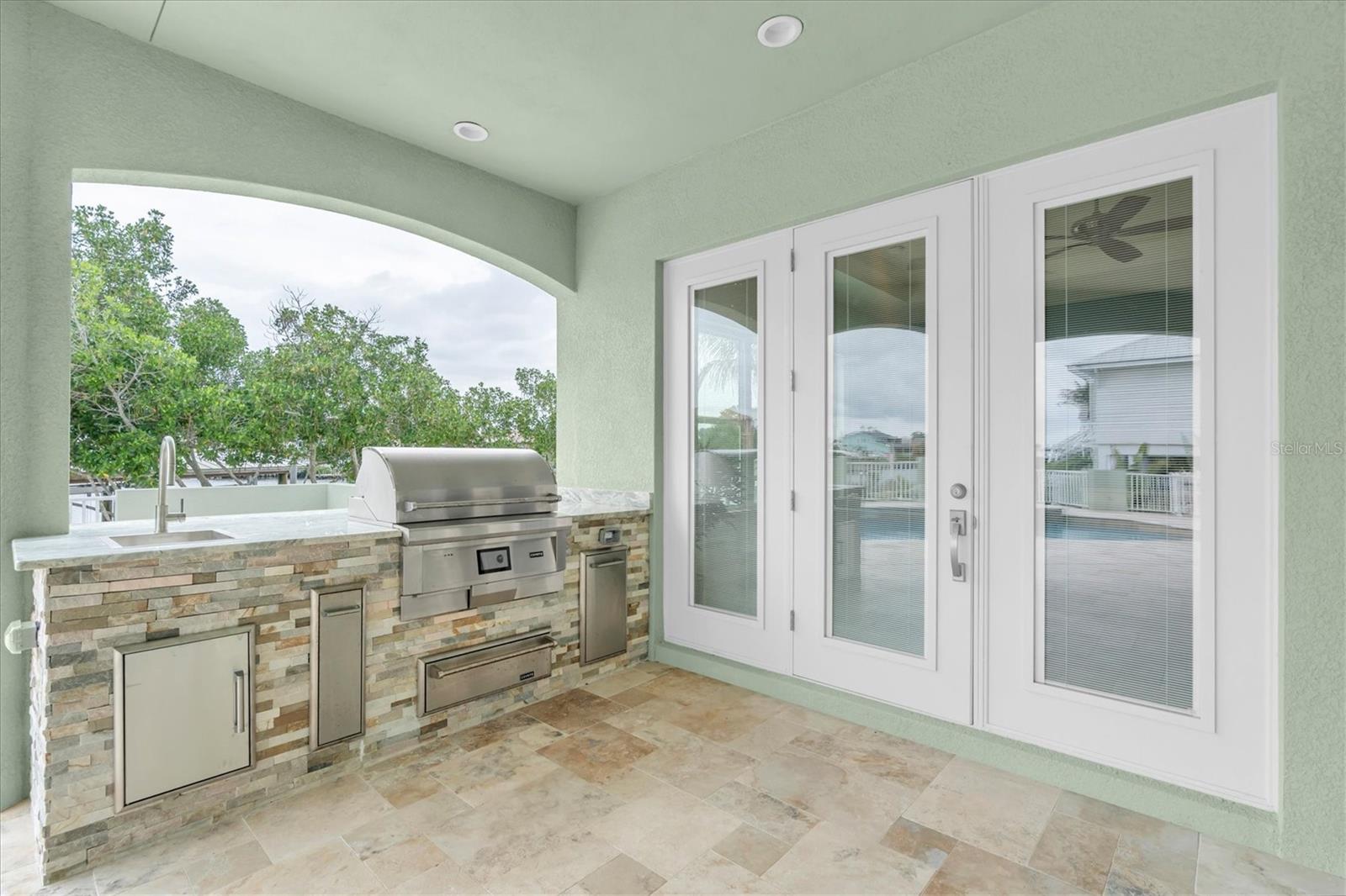 Outdoor kitchen
