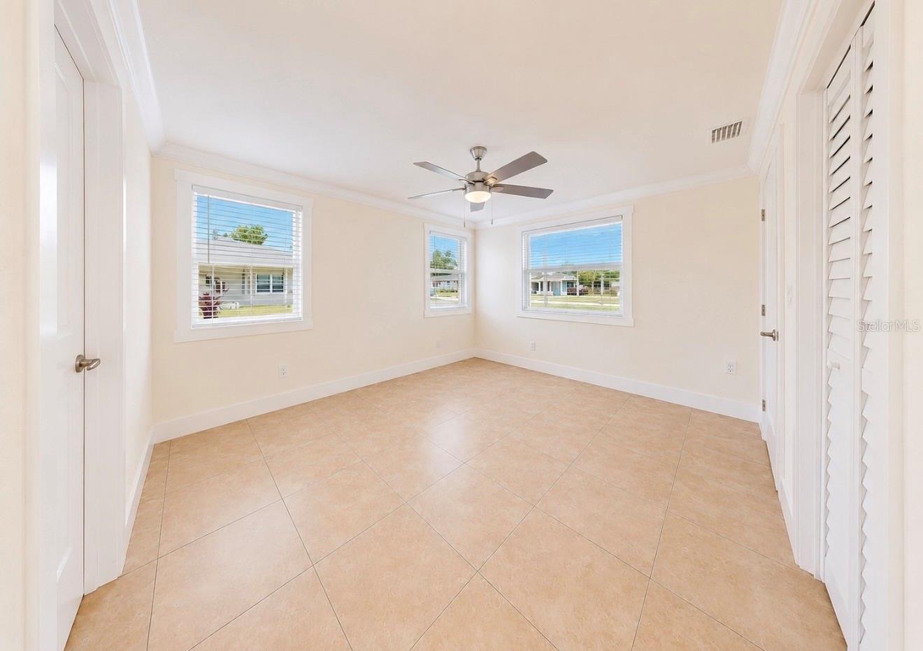 TB8517448