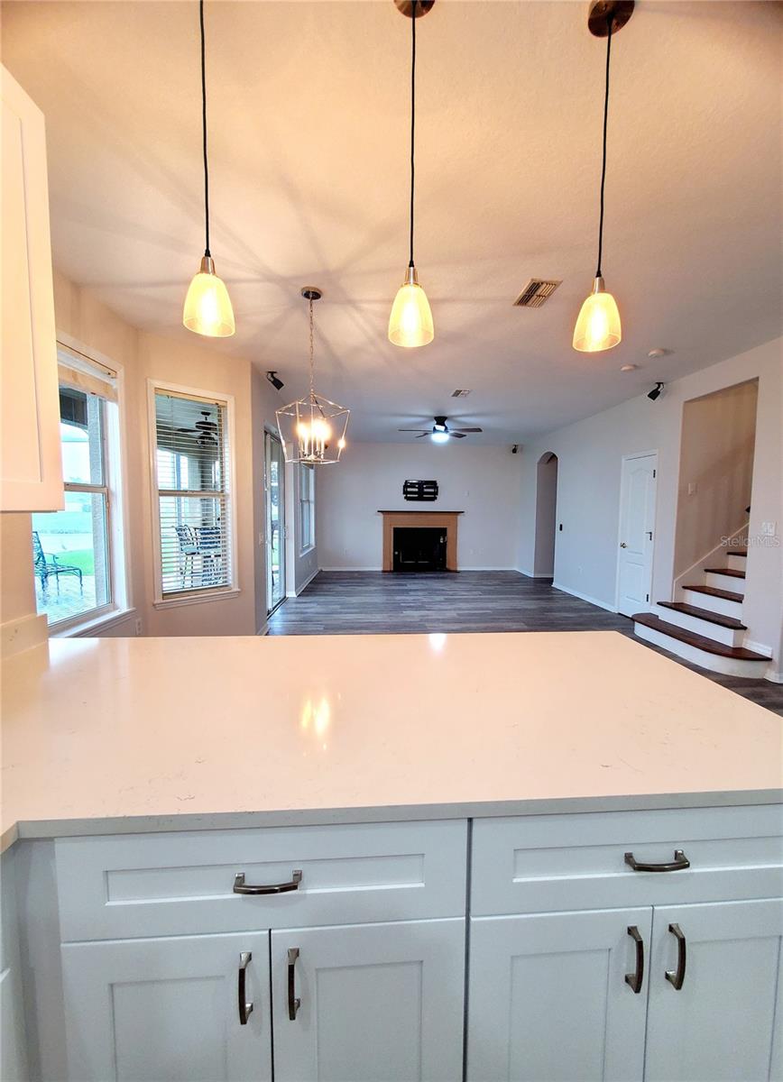BREAKFAST BAR