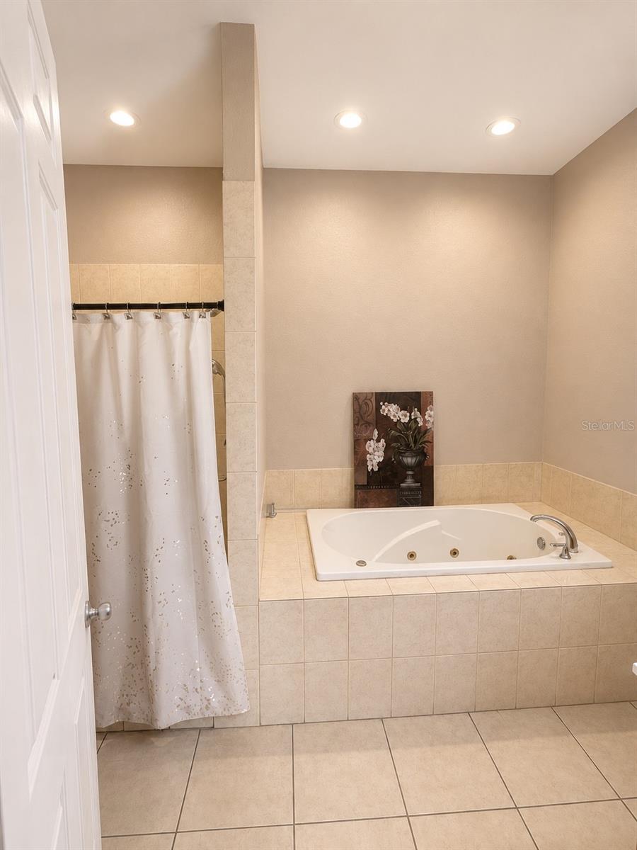 1st Master En-suite