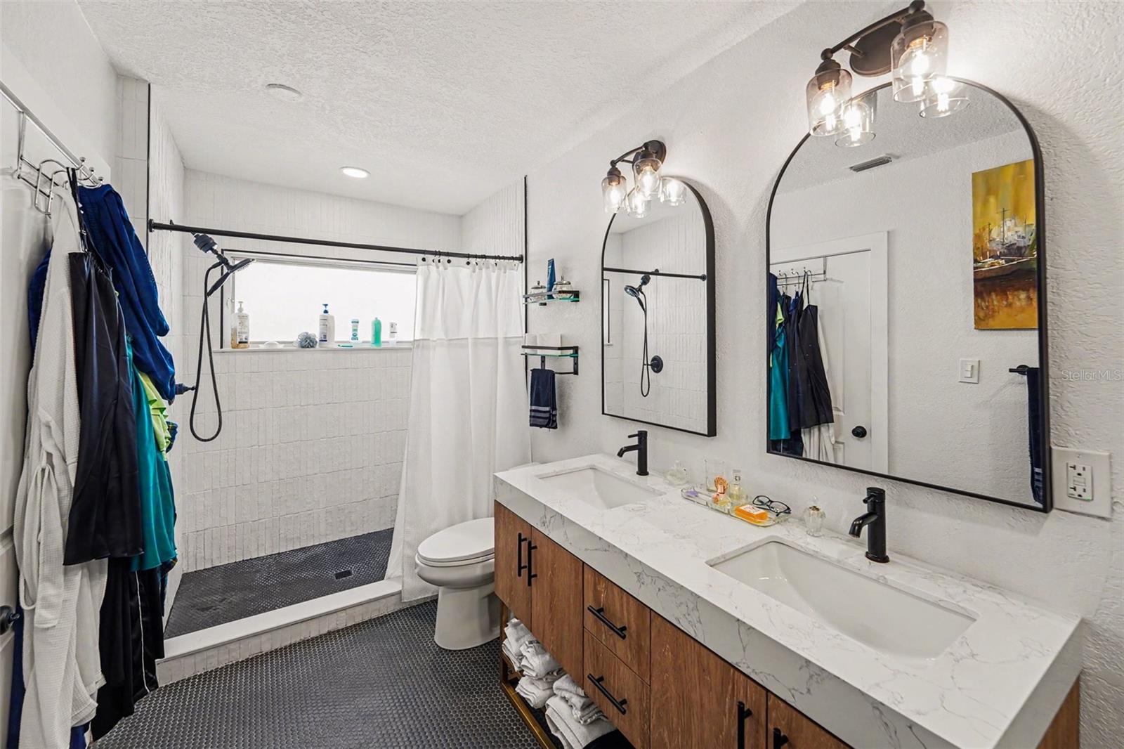 Primary En Suite