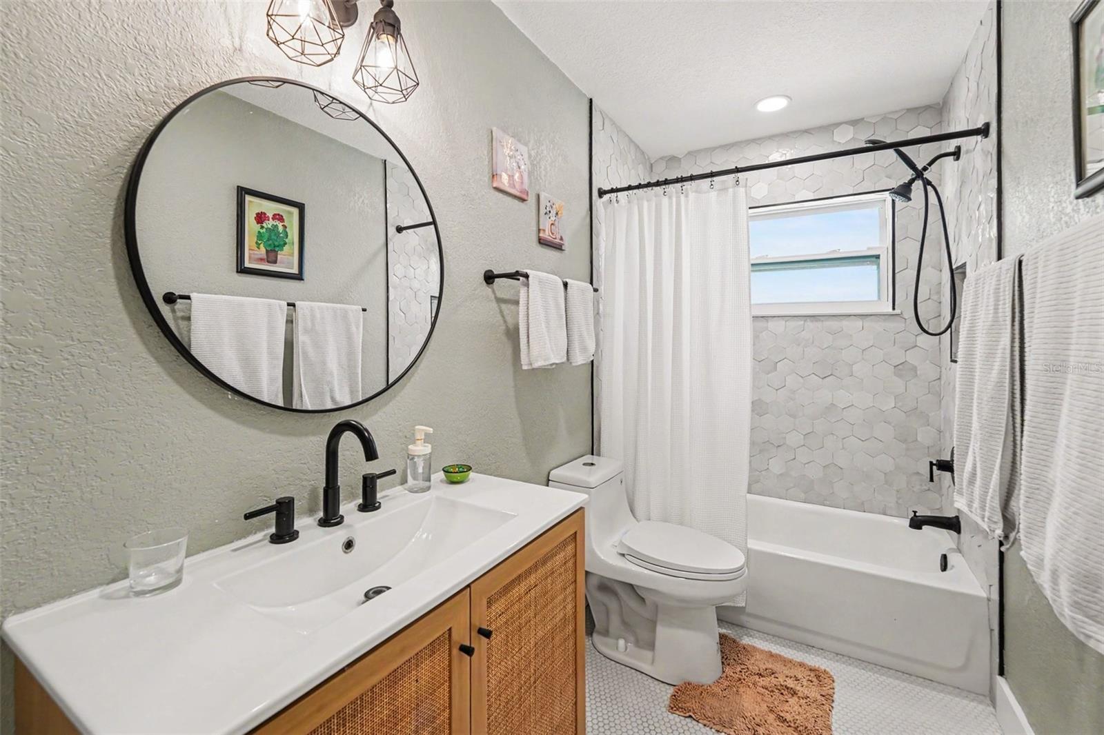 2nd Bathroom