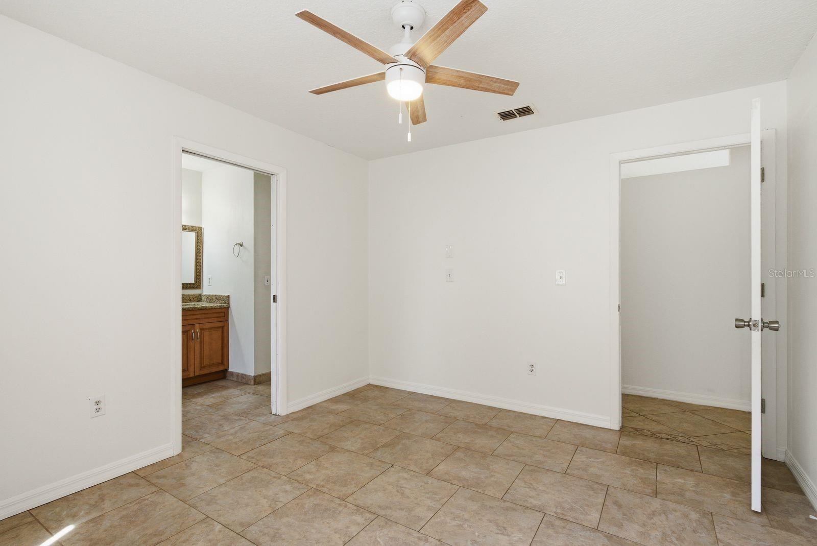 hallway bathroom with access to bedroom 3