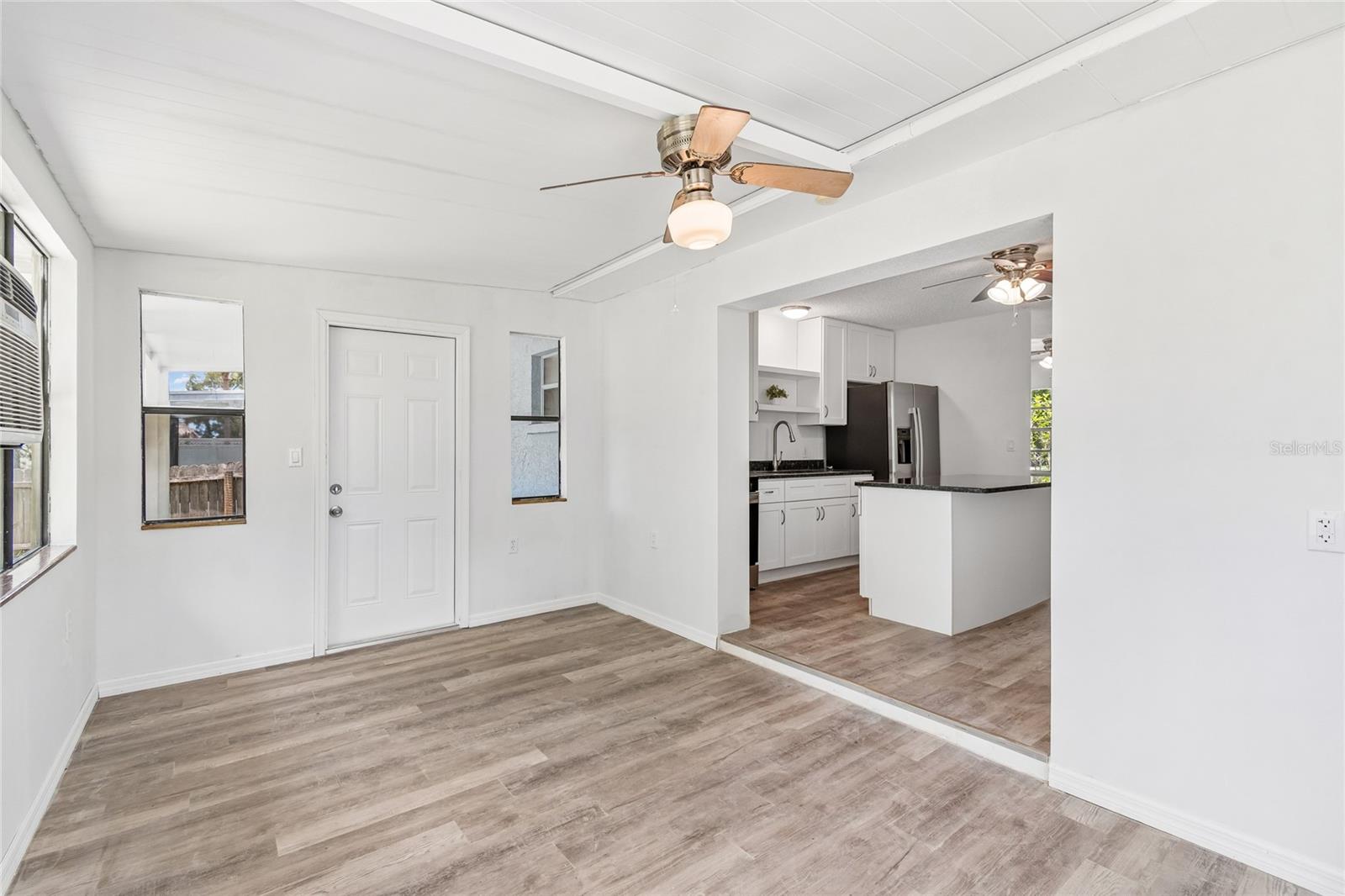 Dining room/flex room