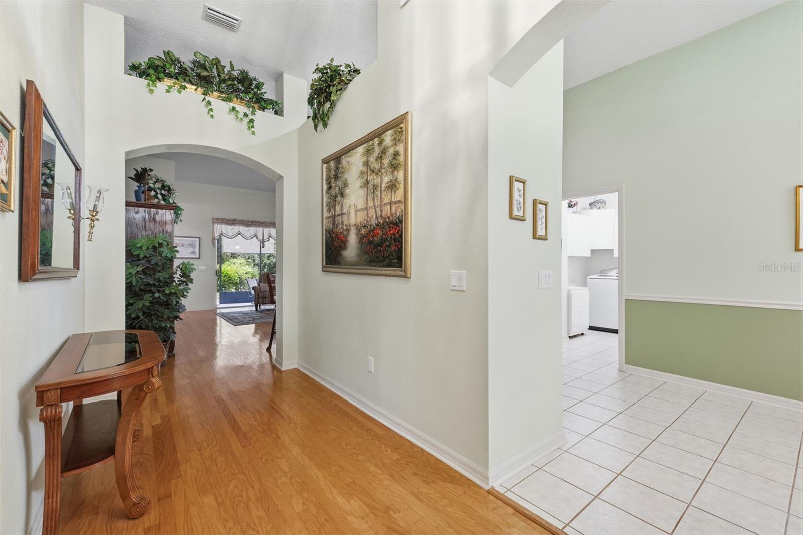 Foyer/Entry