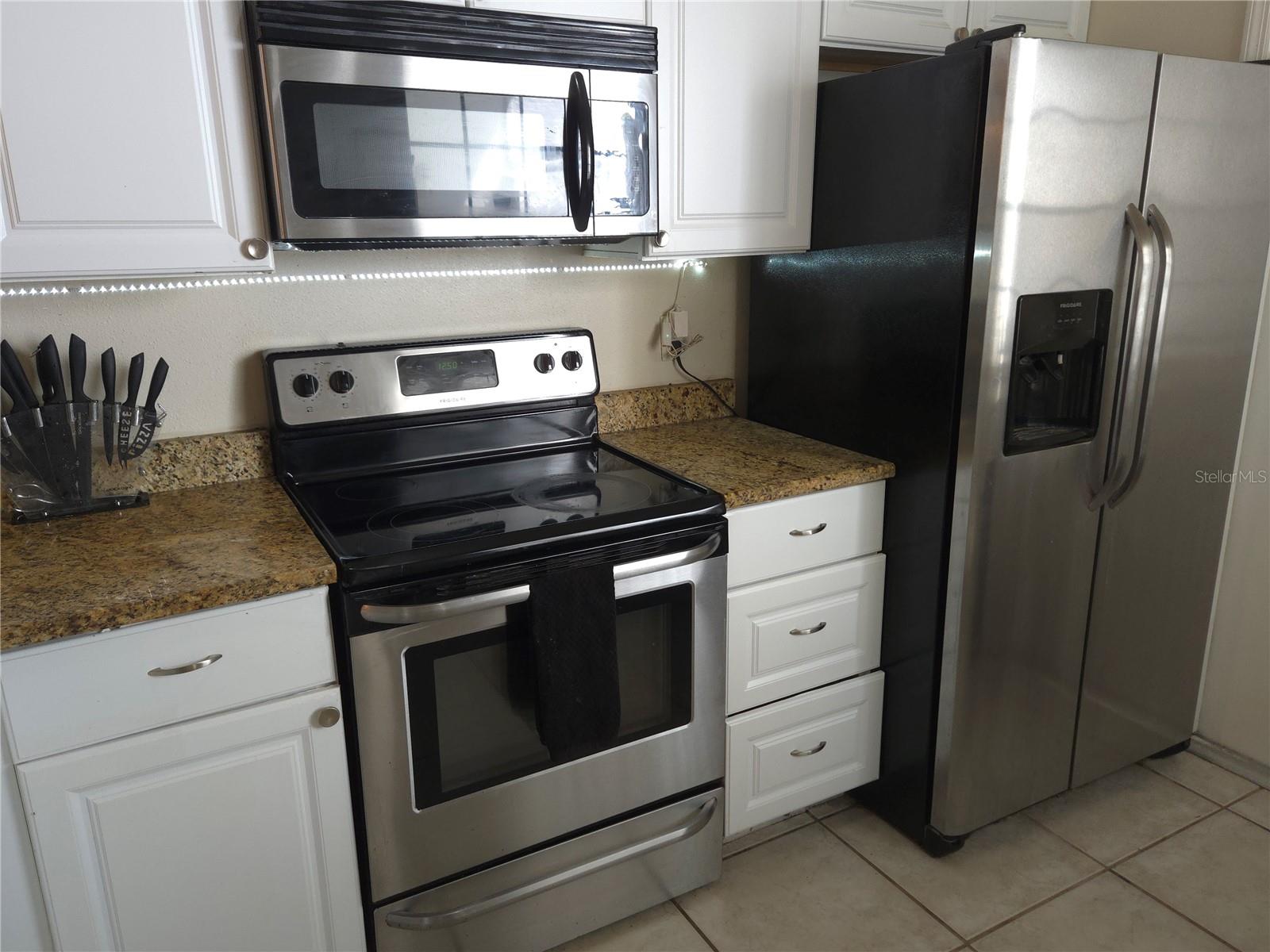 TB8517639