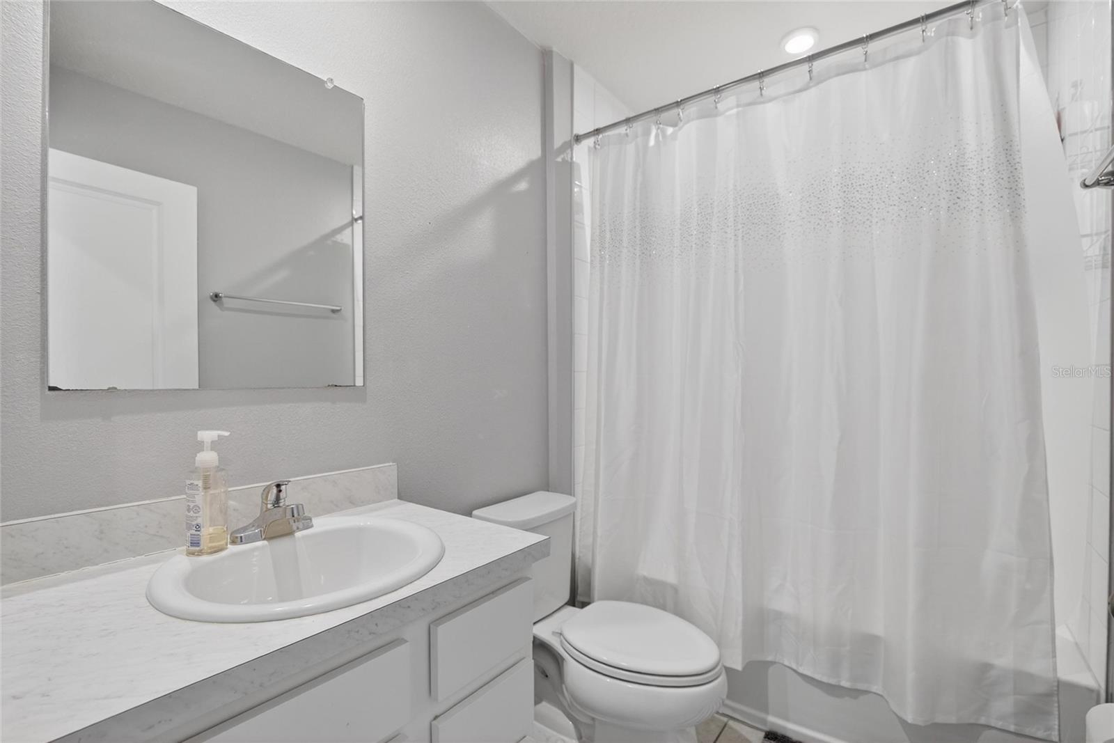 BATHROOM 2