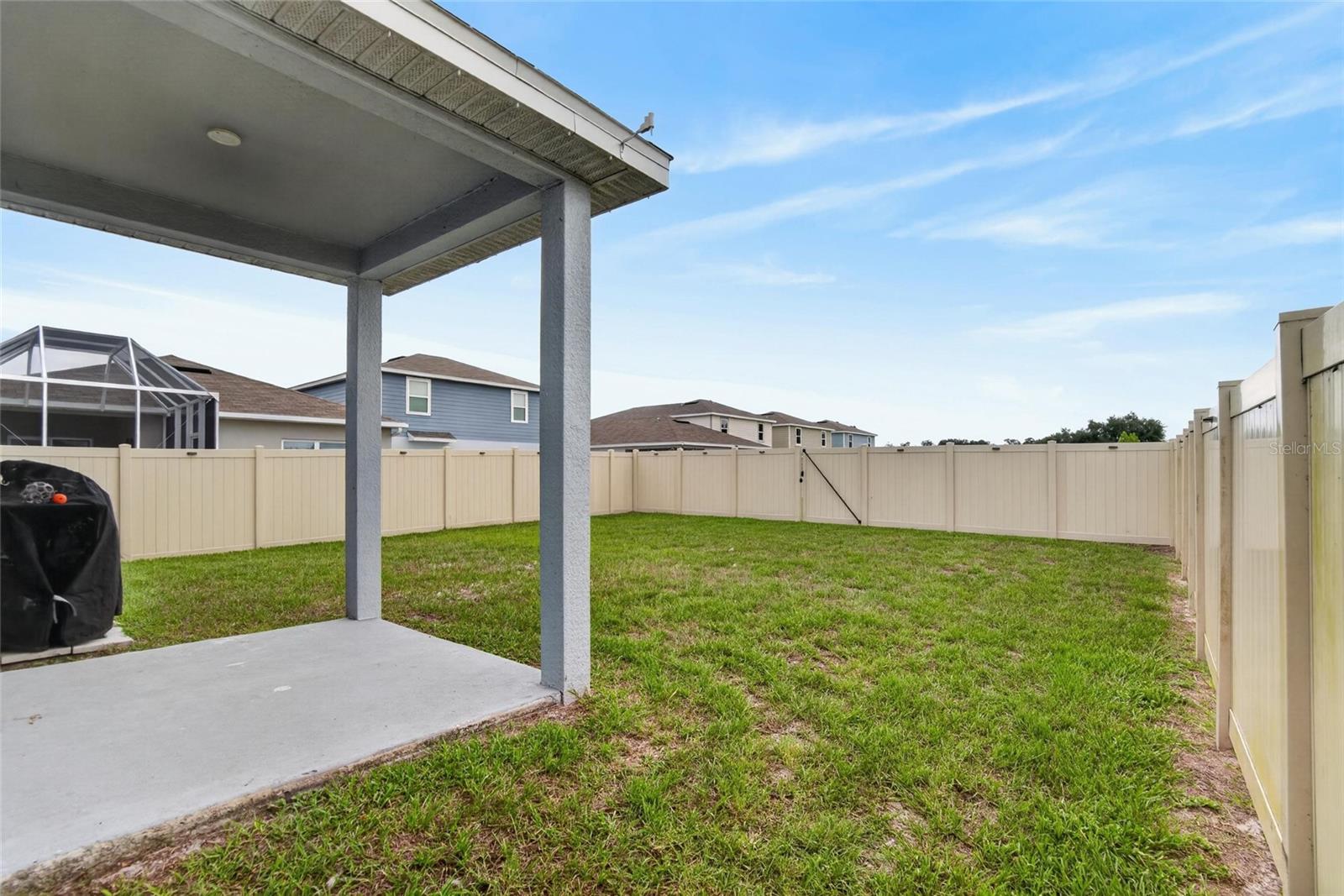 COVERED BACK PATIO
