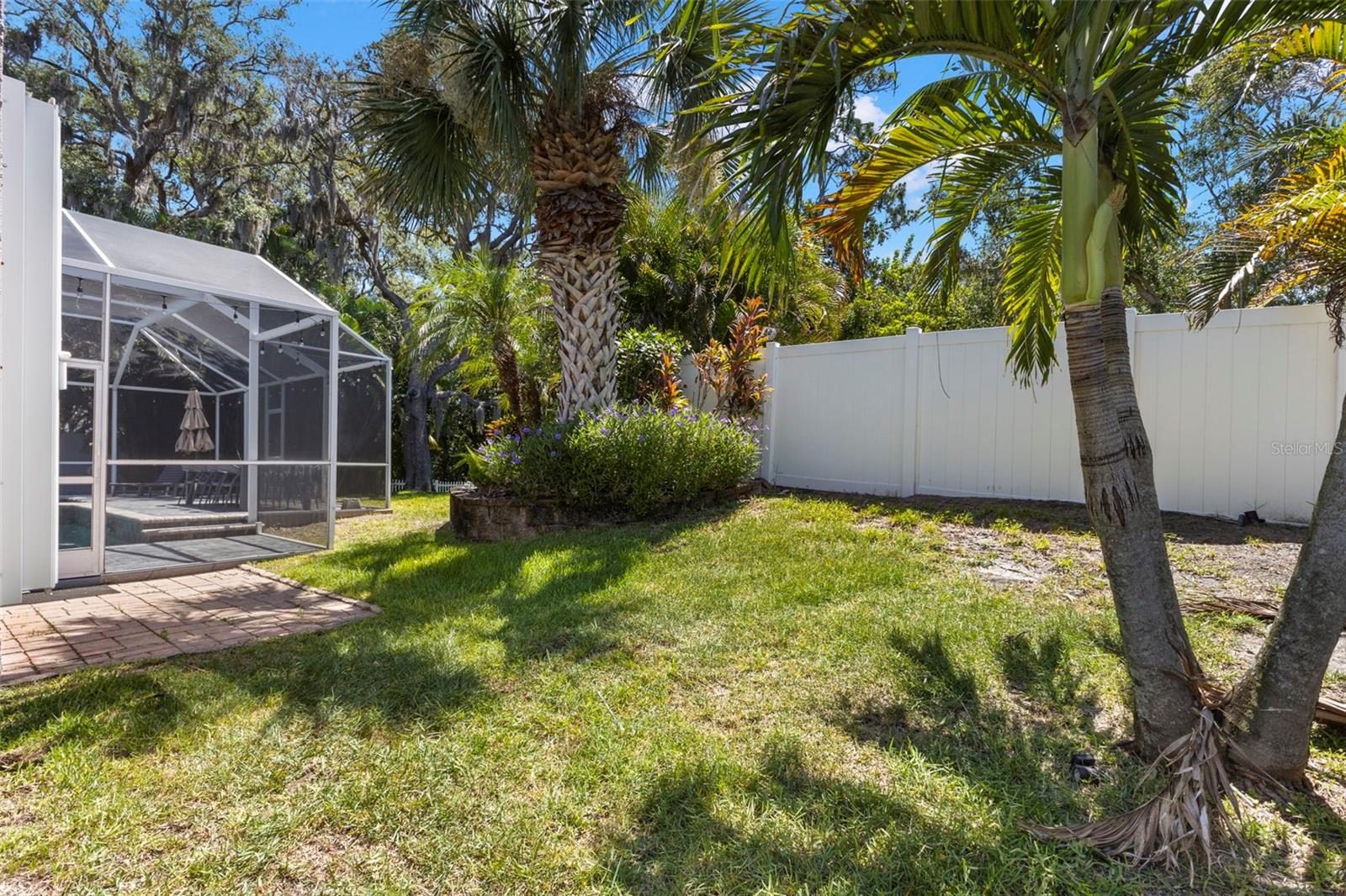 TB8517655