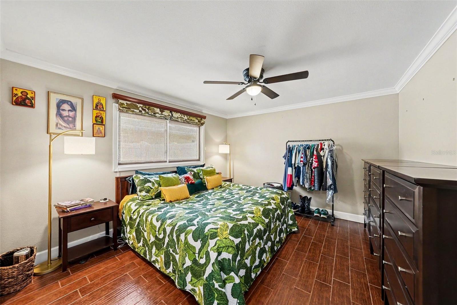 TB8517666
