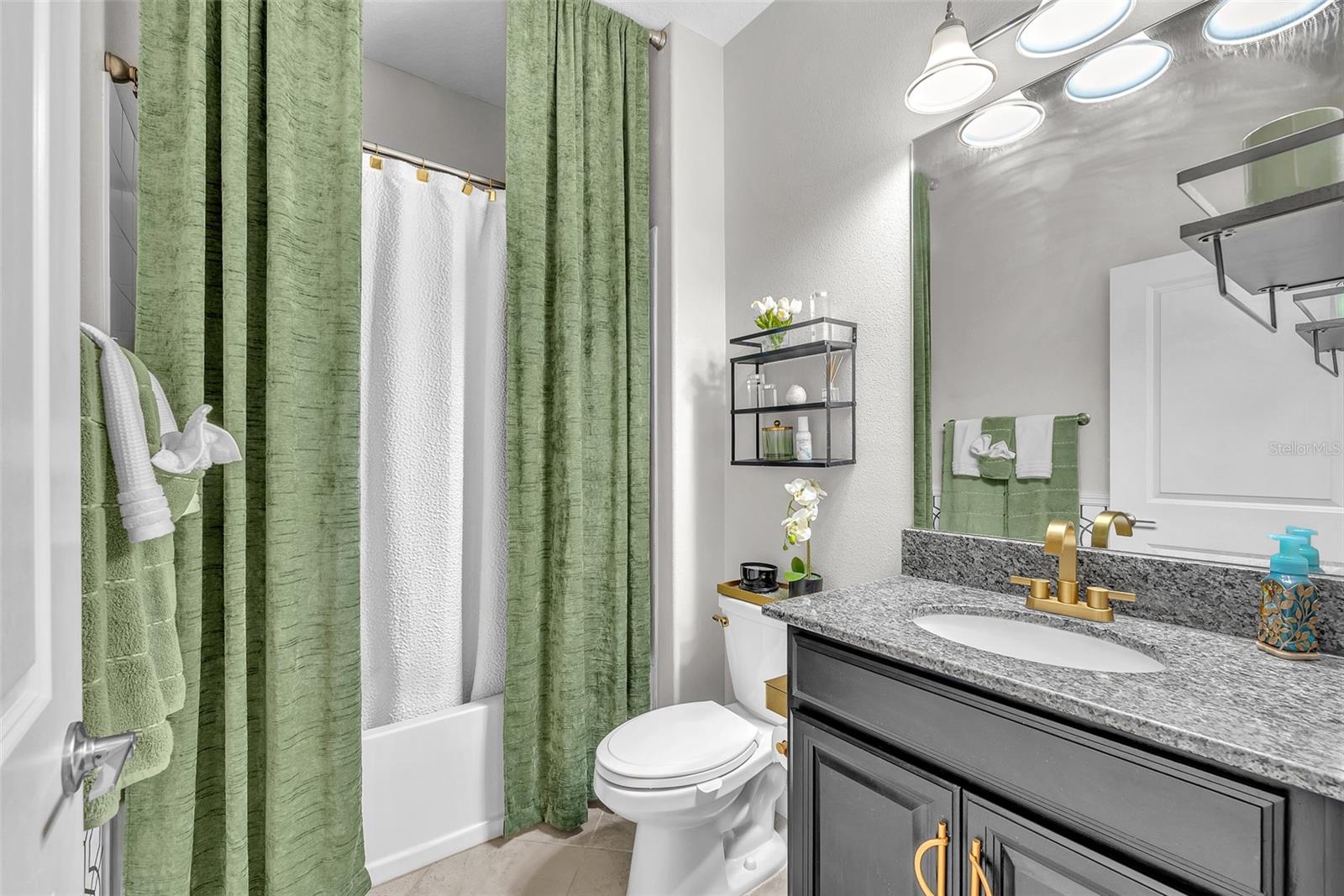 Bathroom 3 (1st Floor)