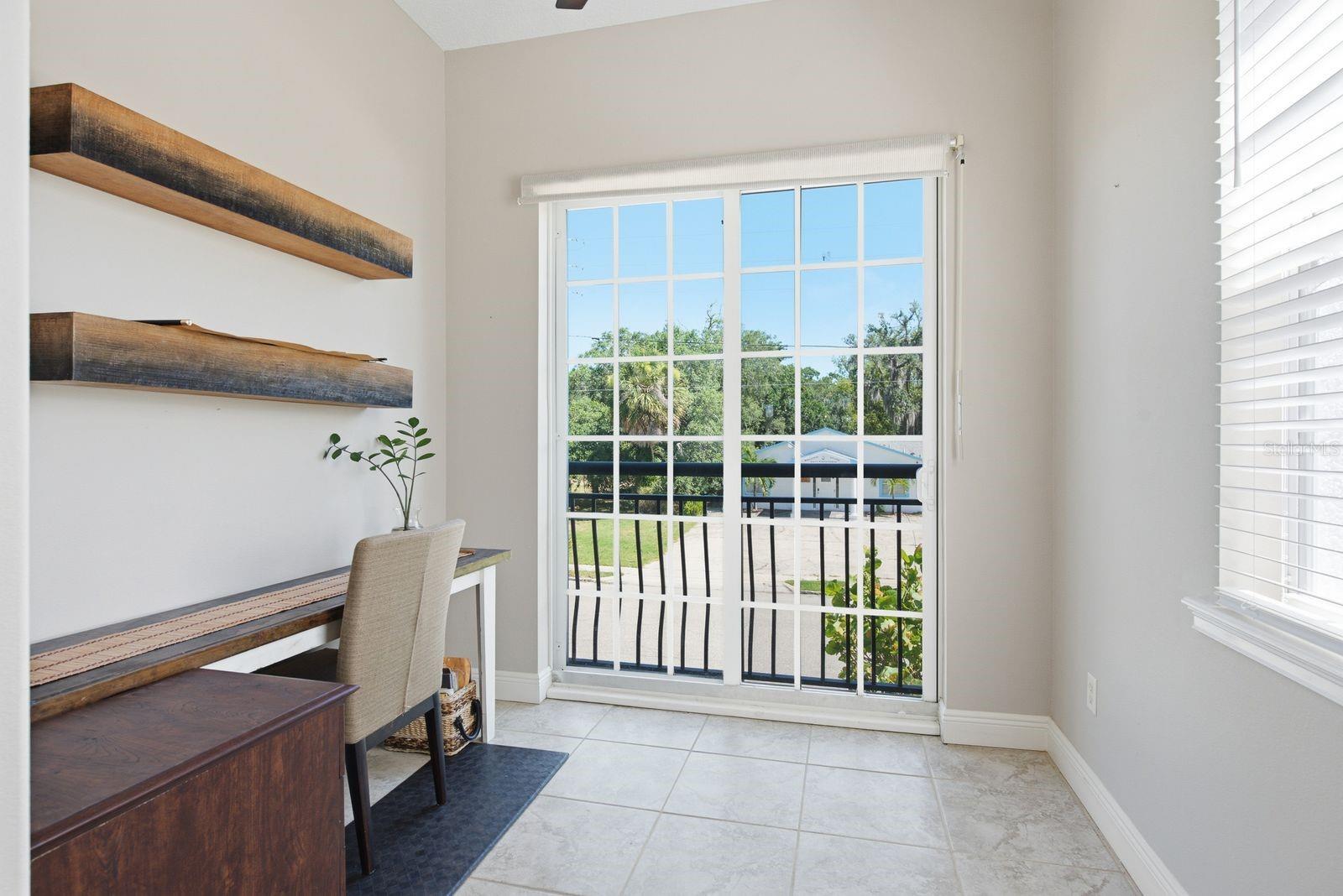 Built-in Desk / Home Office Space