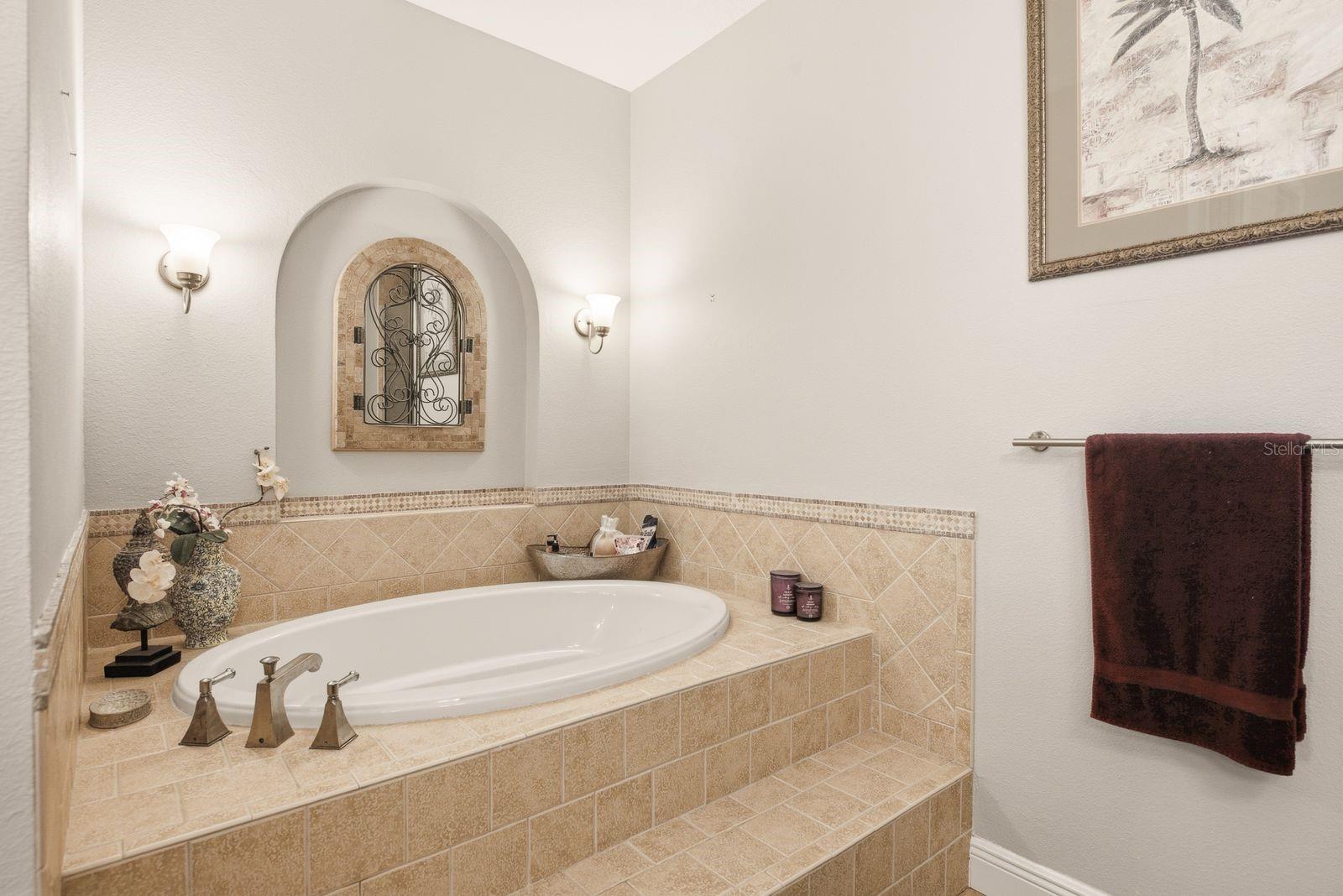 Primary Bathroom / Soaking Tub