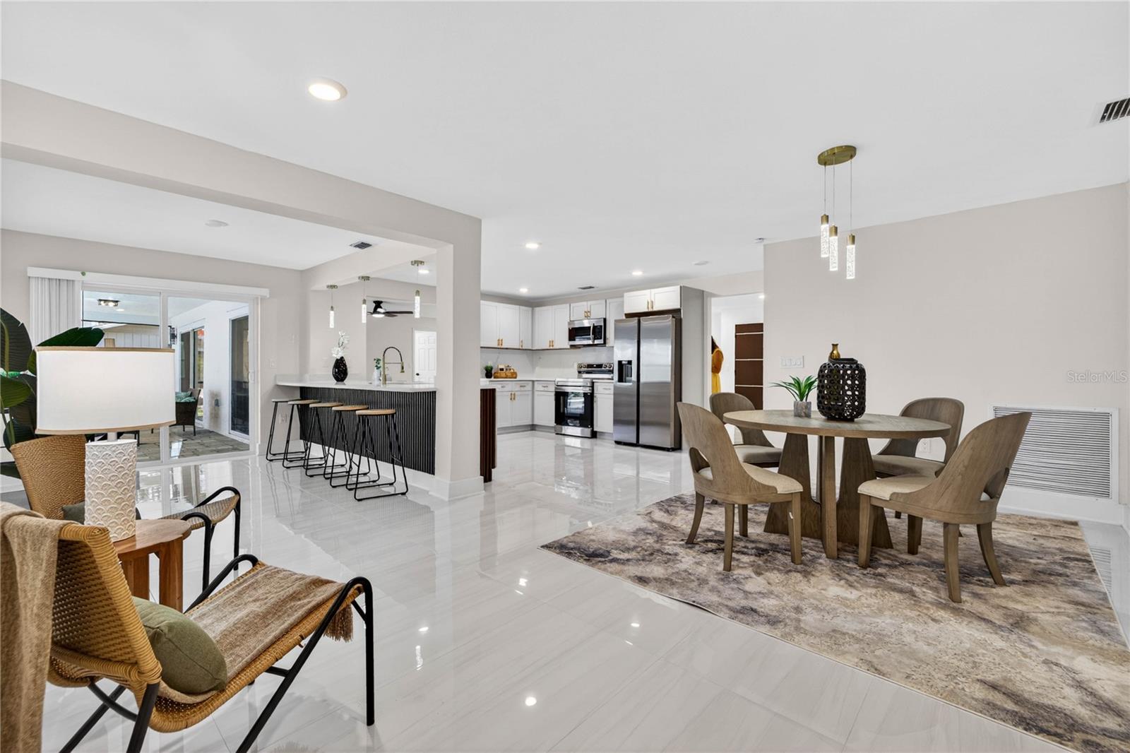 Breakfast Area and Kitchen