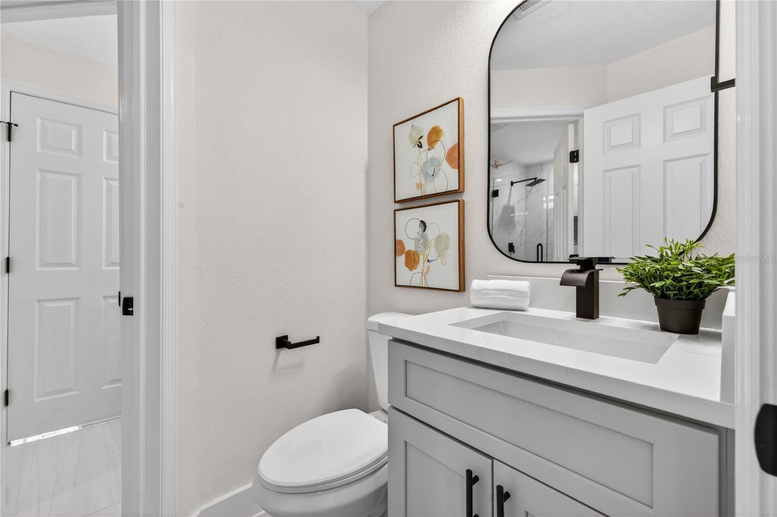 Jack and Jill Bath Private Water Closet 1