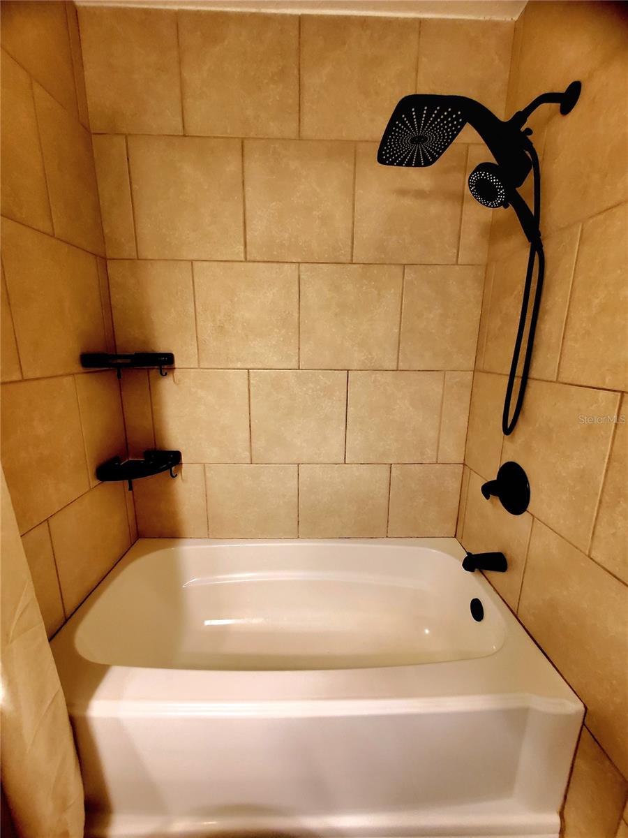 TUB & SHOWER