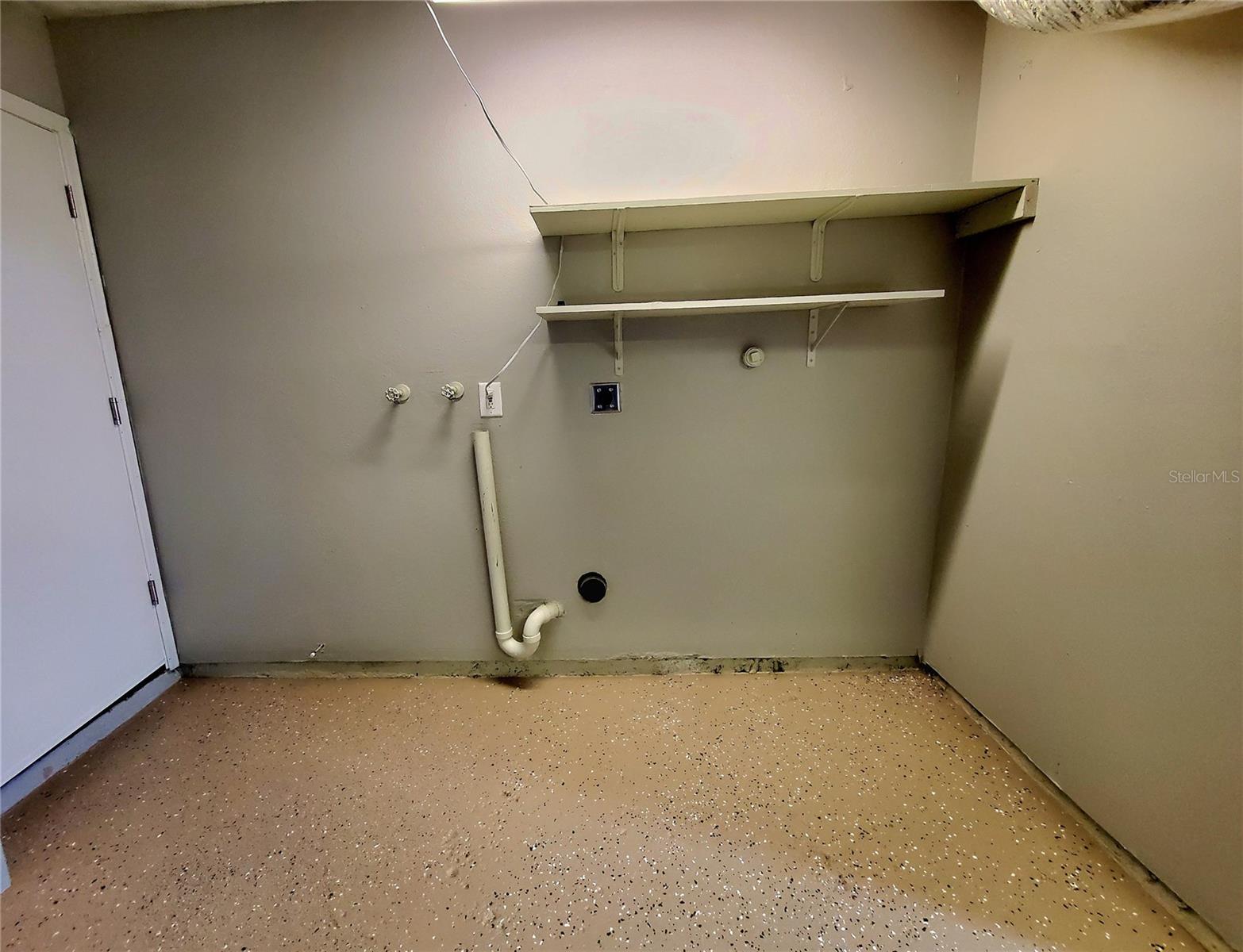 LAUNDRY AREA