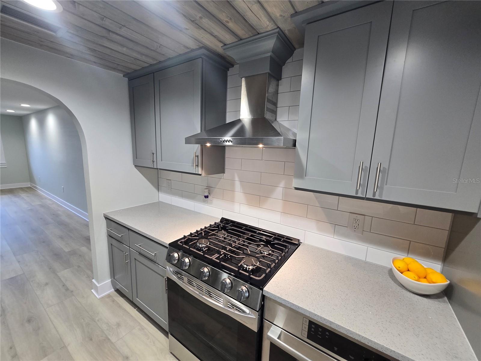 TB8517797
