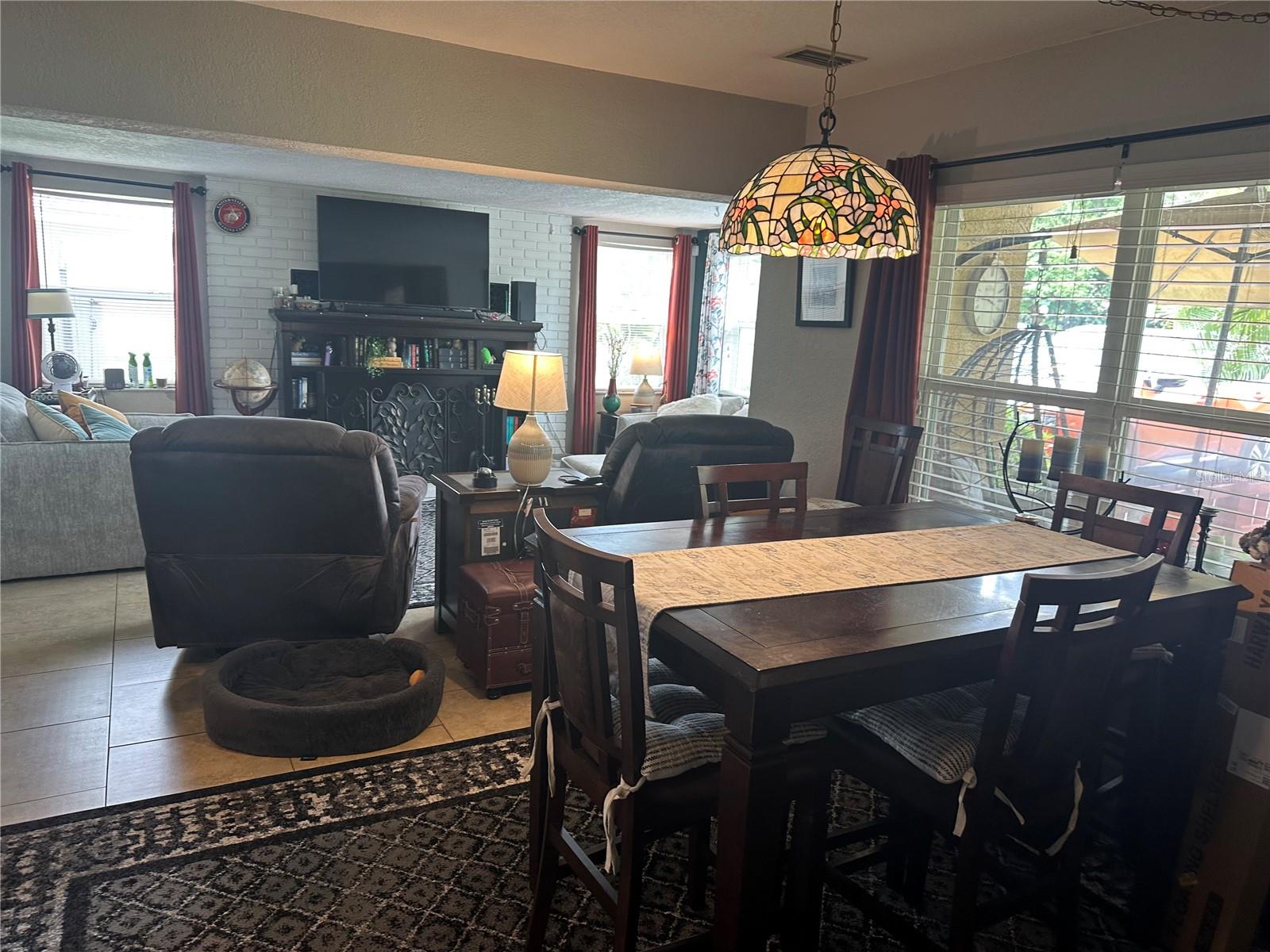 TB8517805