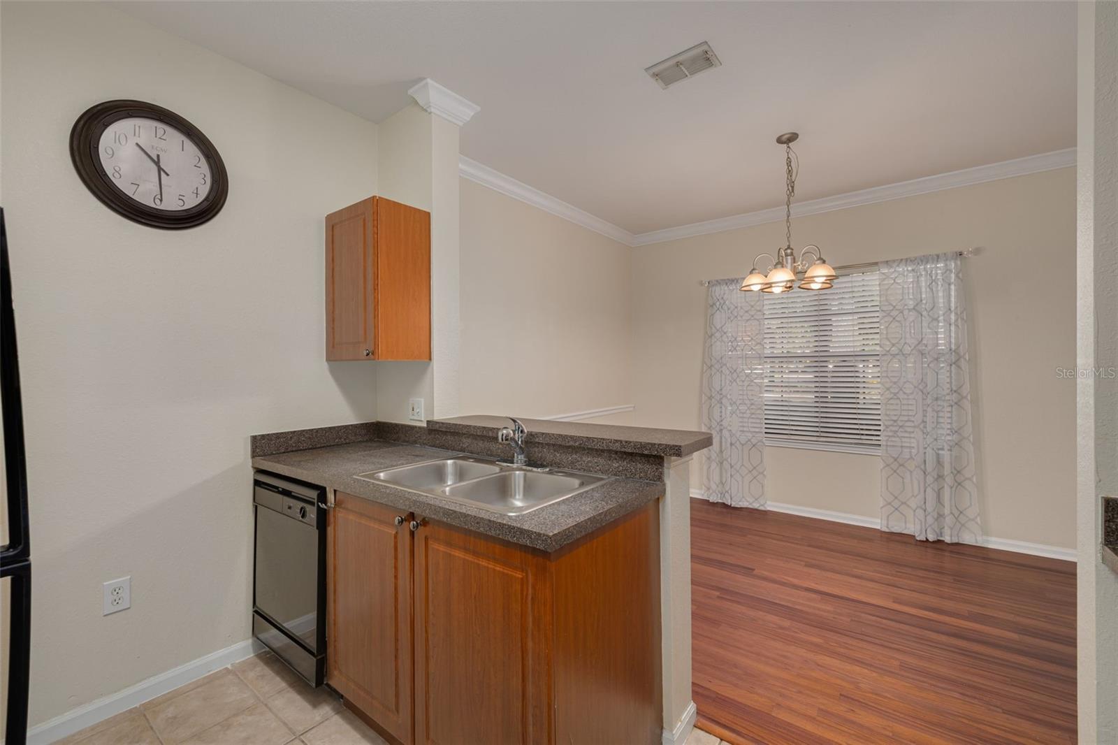Kitchen Bar / Wash station