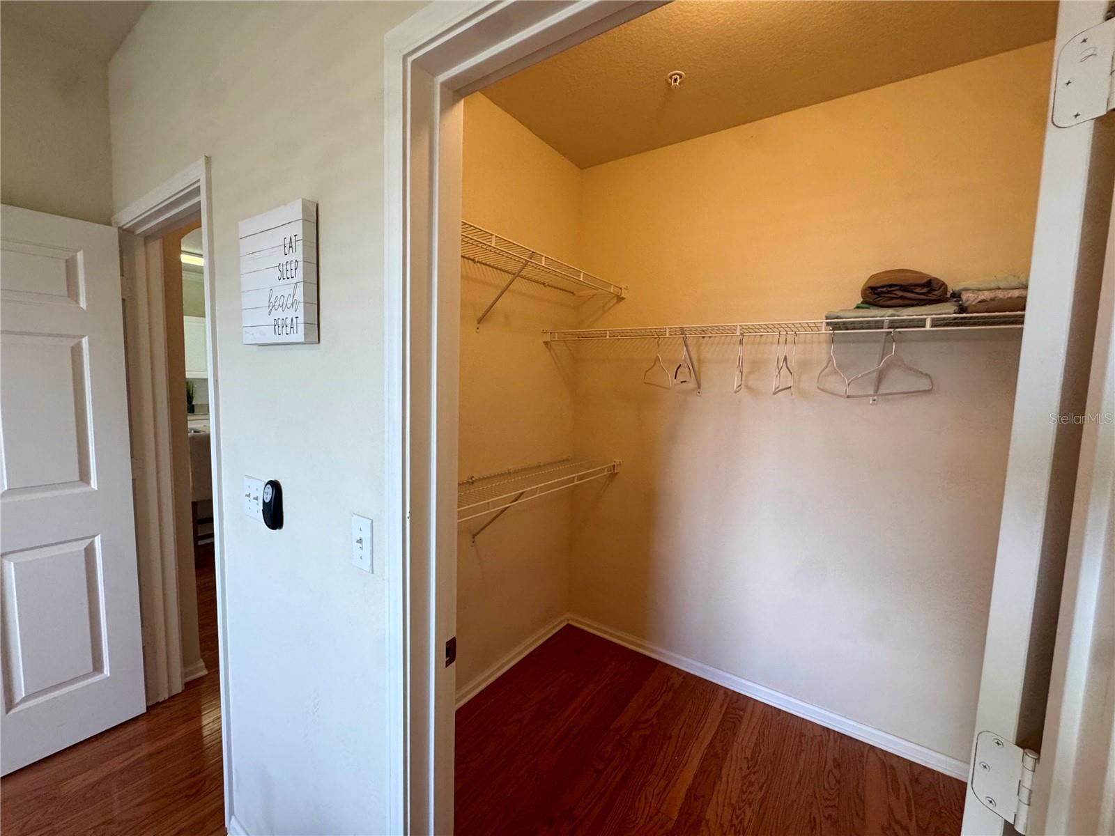 TB8517829